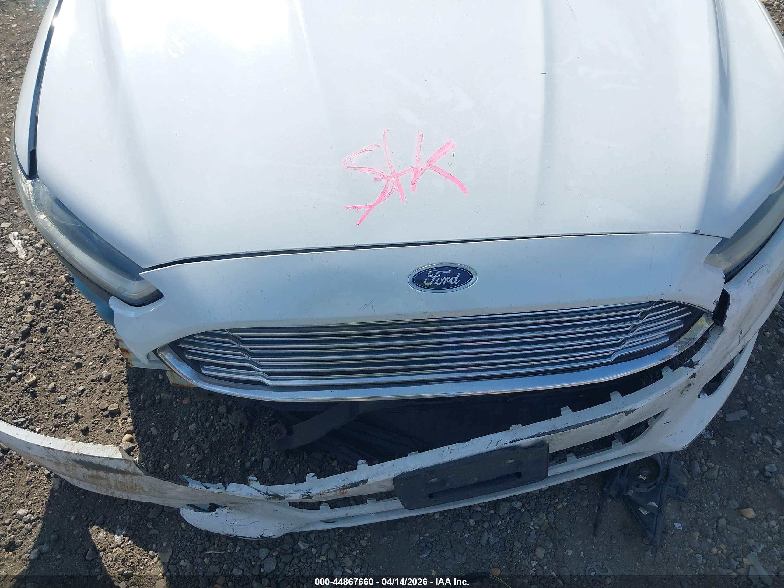 FORD FUSION image 10