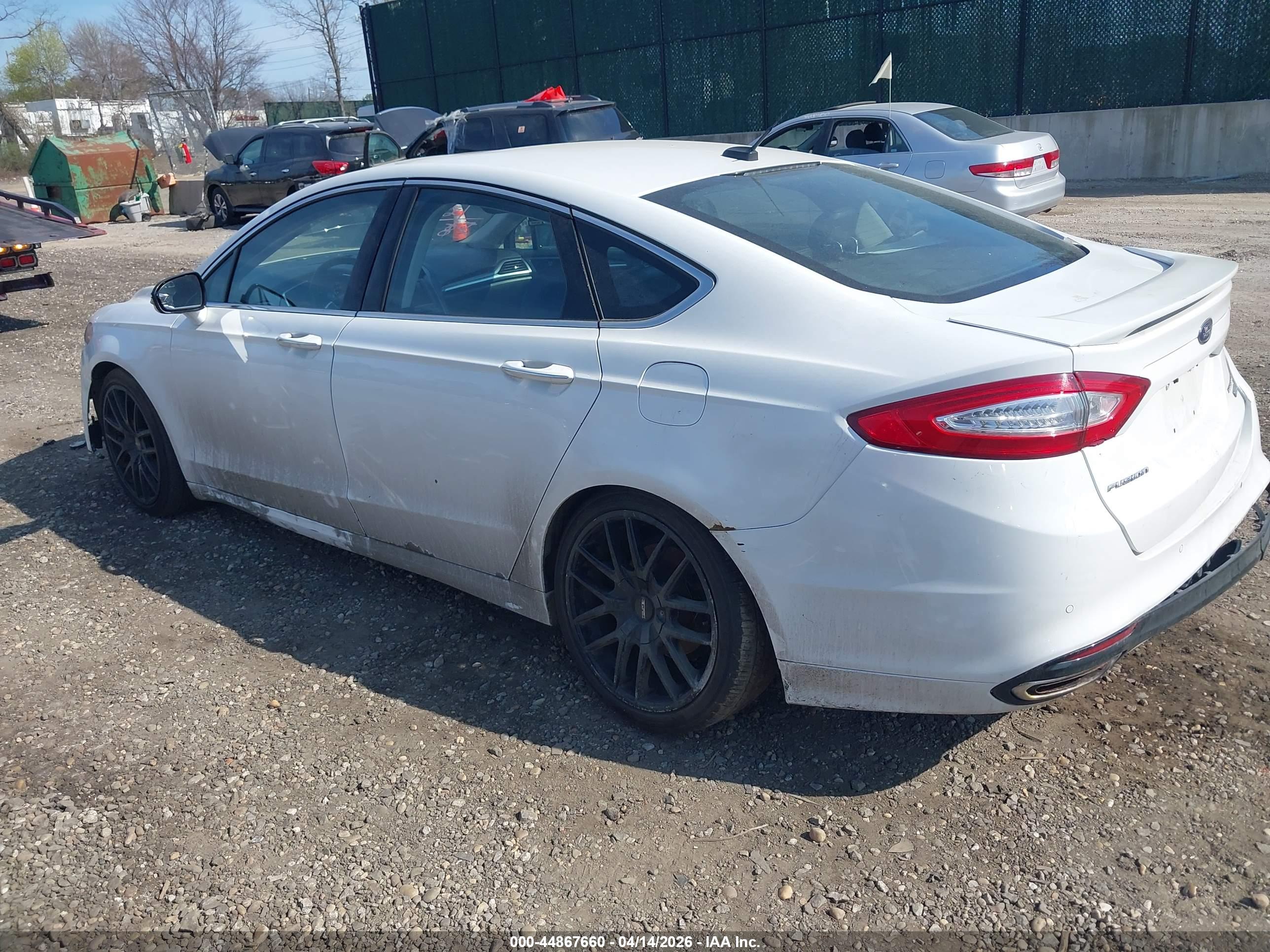 FORD FUSION image 3