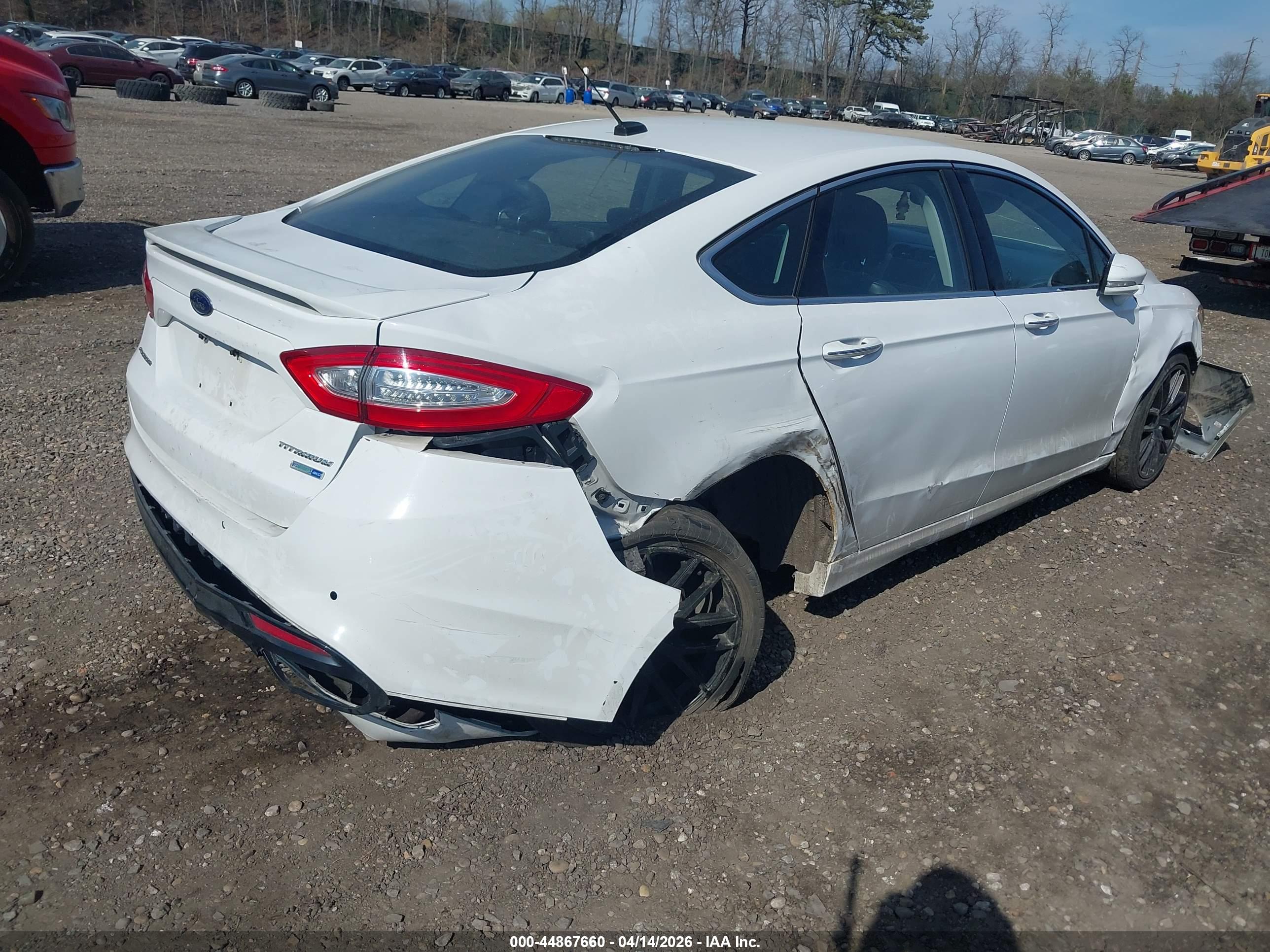 FORD FUSION image 4