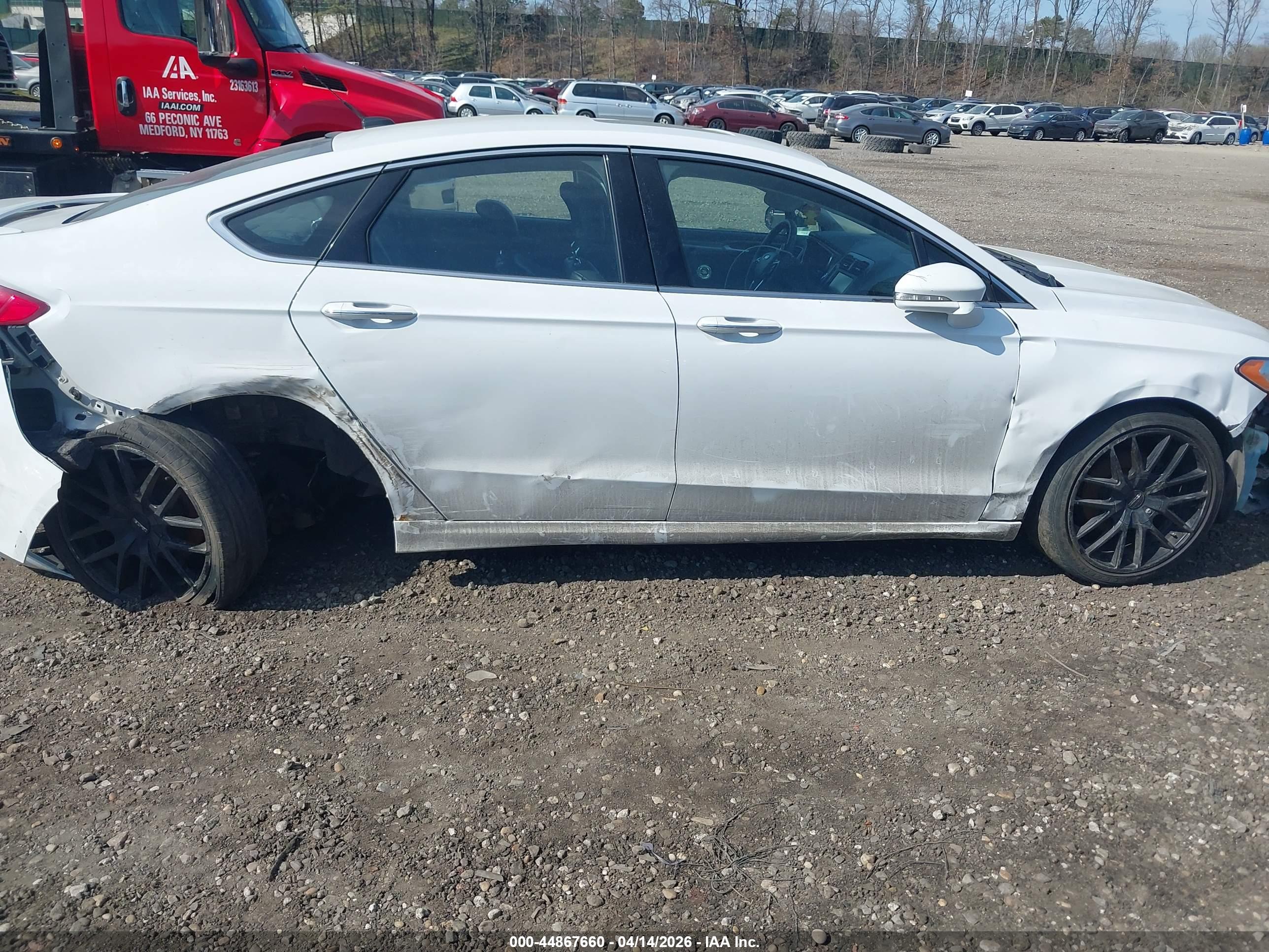 FORD FUSION image 6