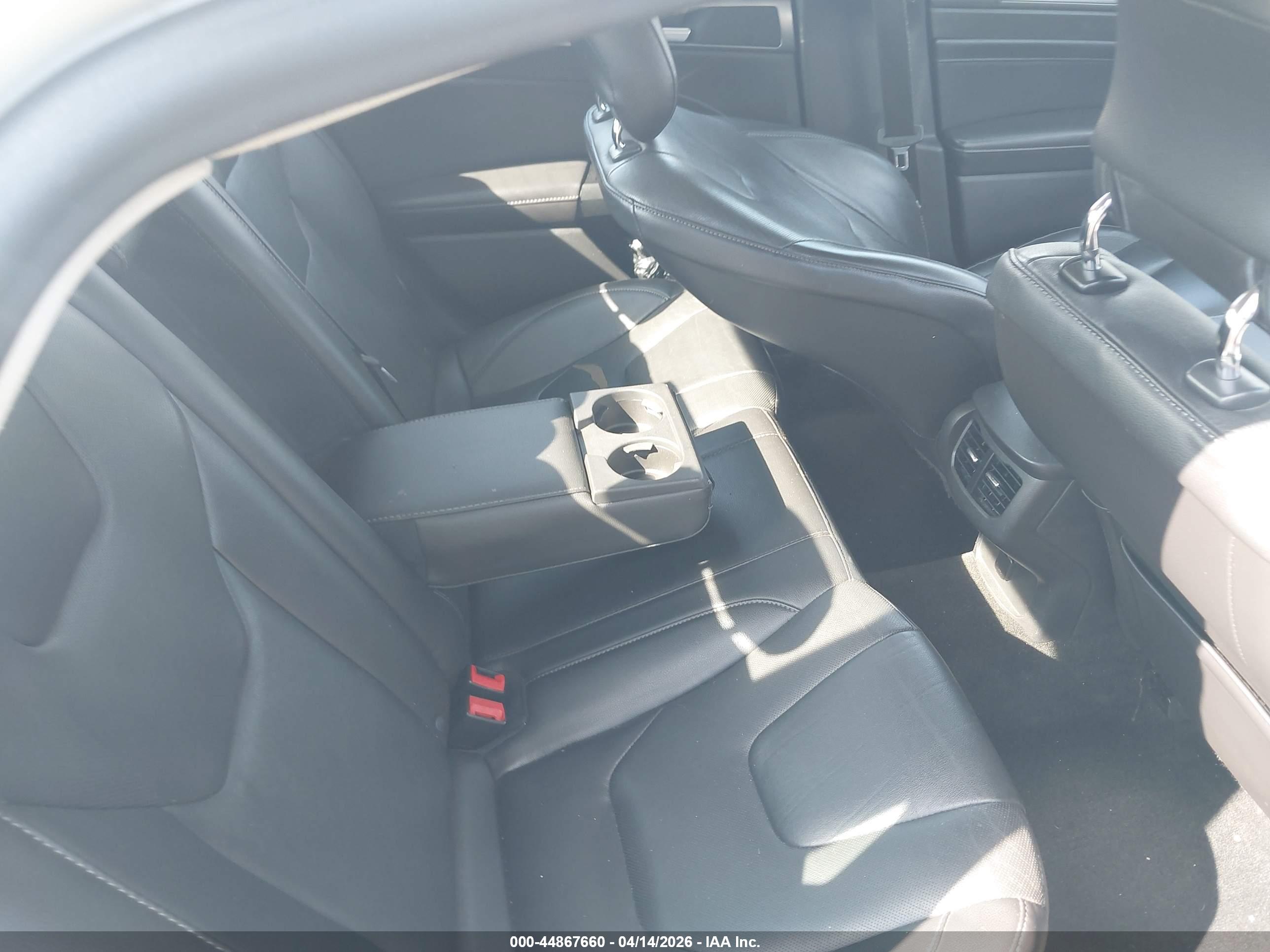 FORD FUSION image 8