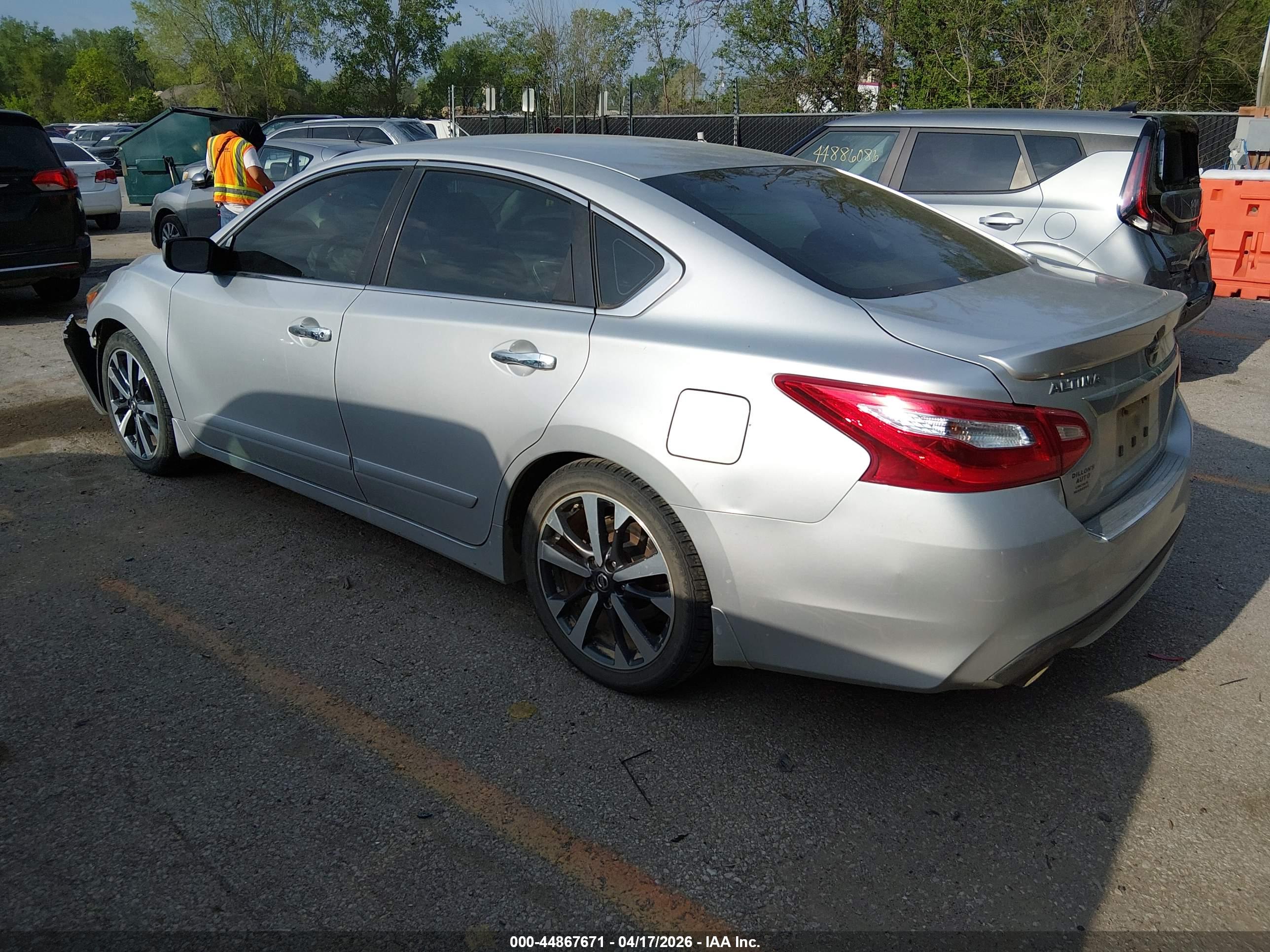 NISSAN ALTIMA image 3