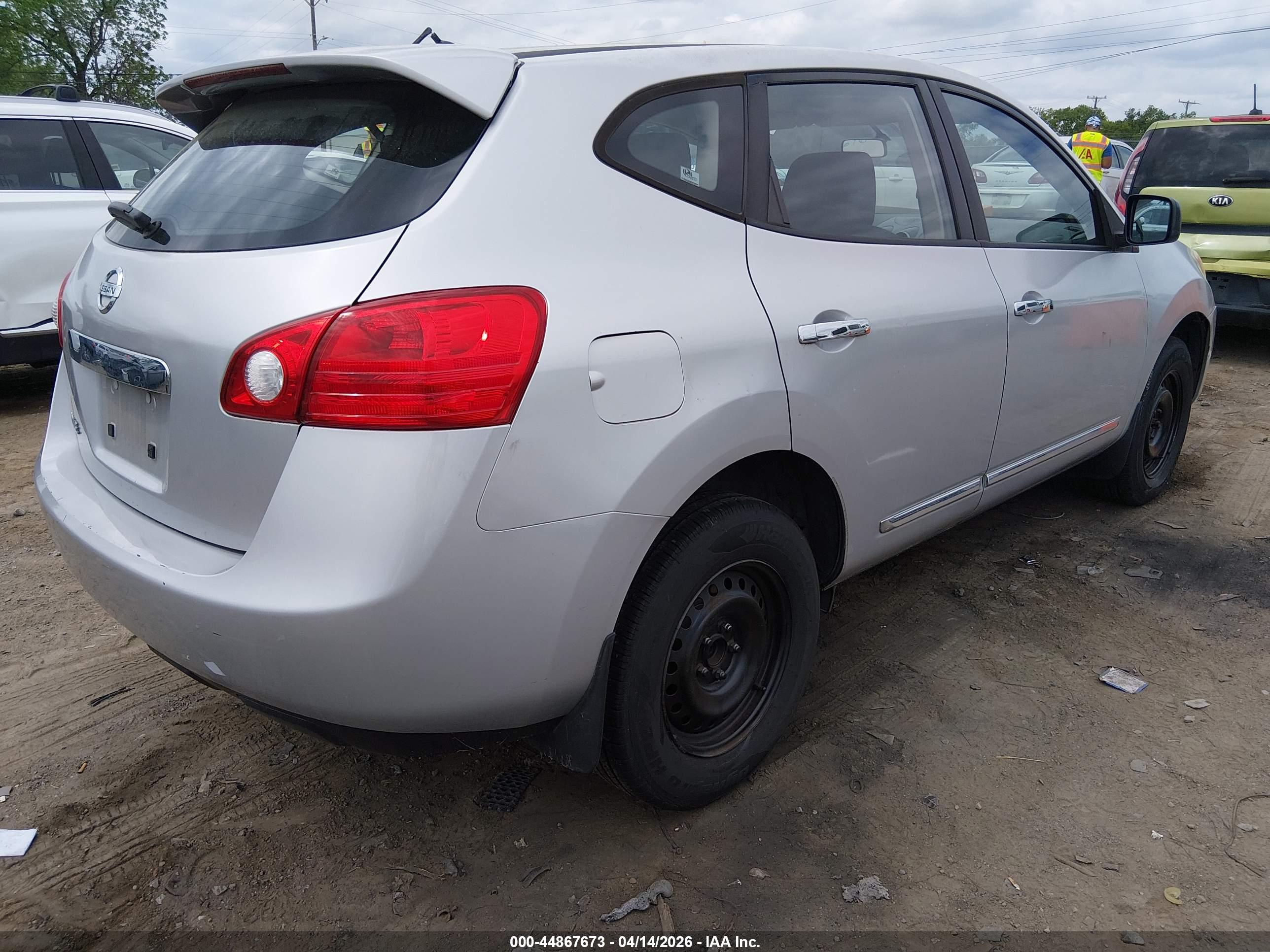 NISSAN ROGUE image 4