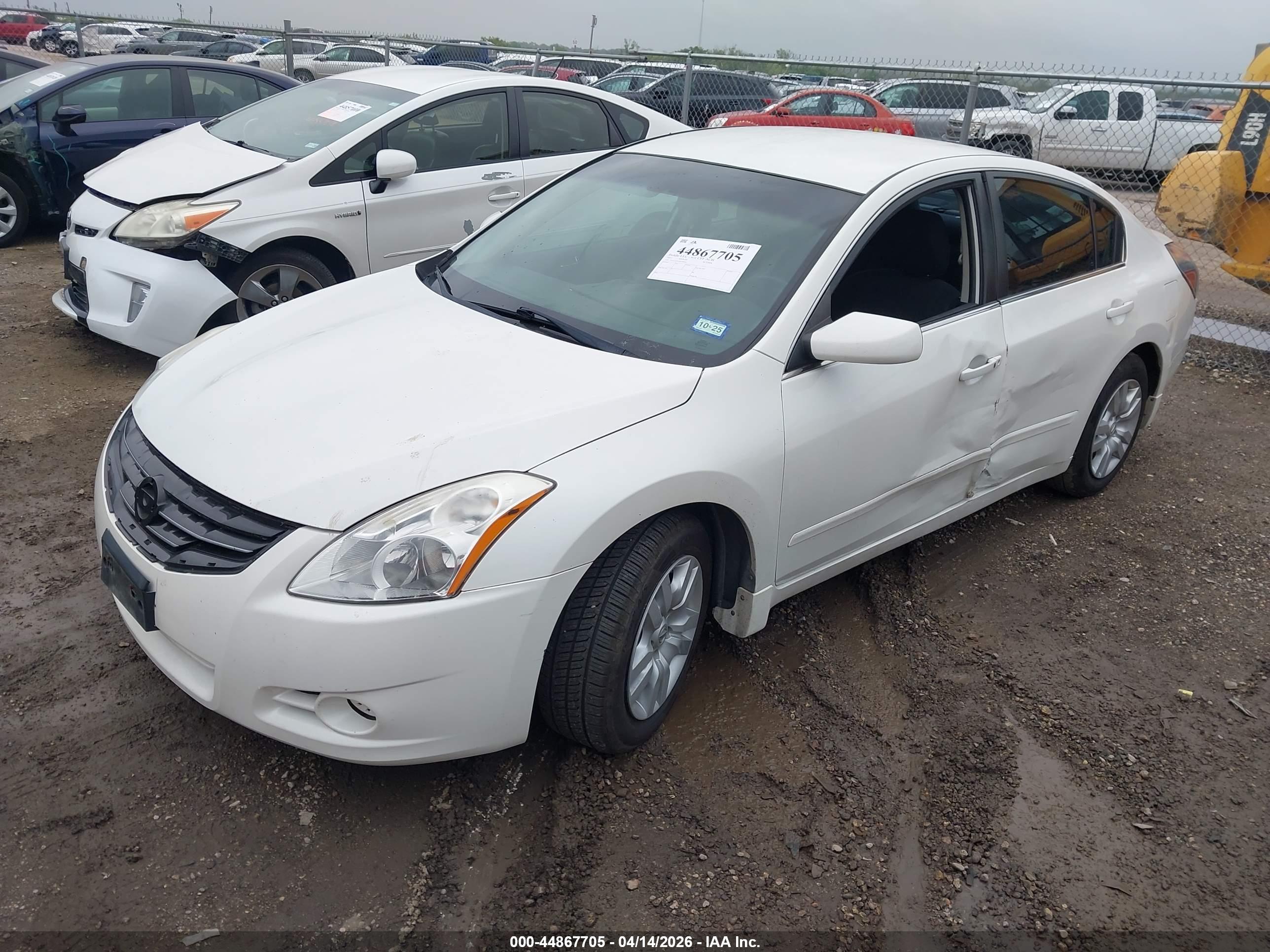 NISSAN ALTIMA image 2