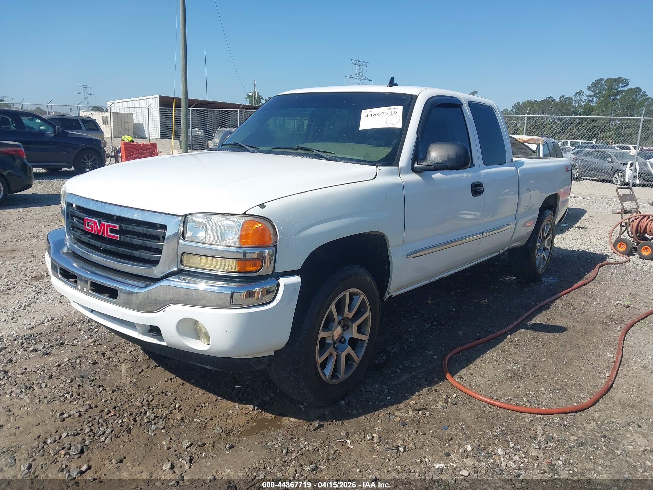 GMC SIERRA image 2