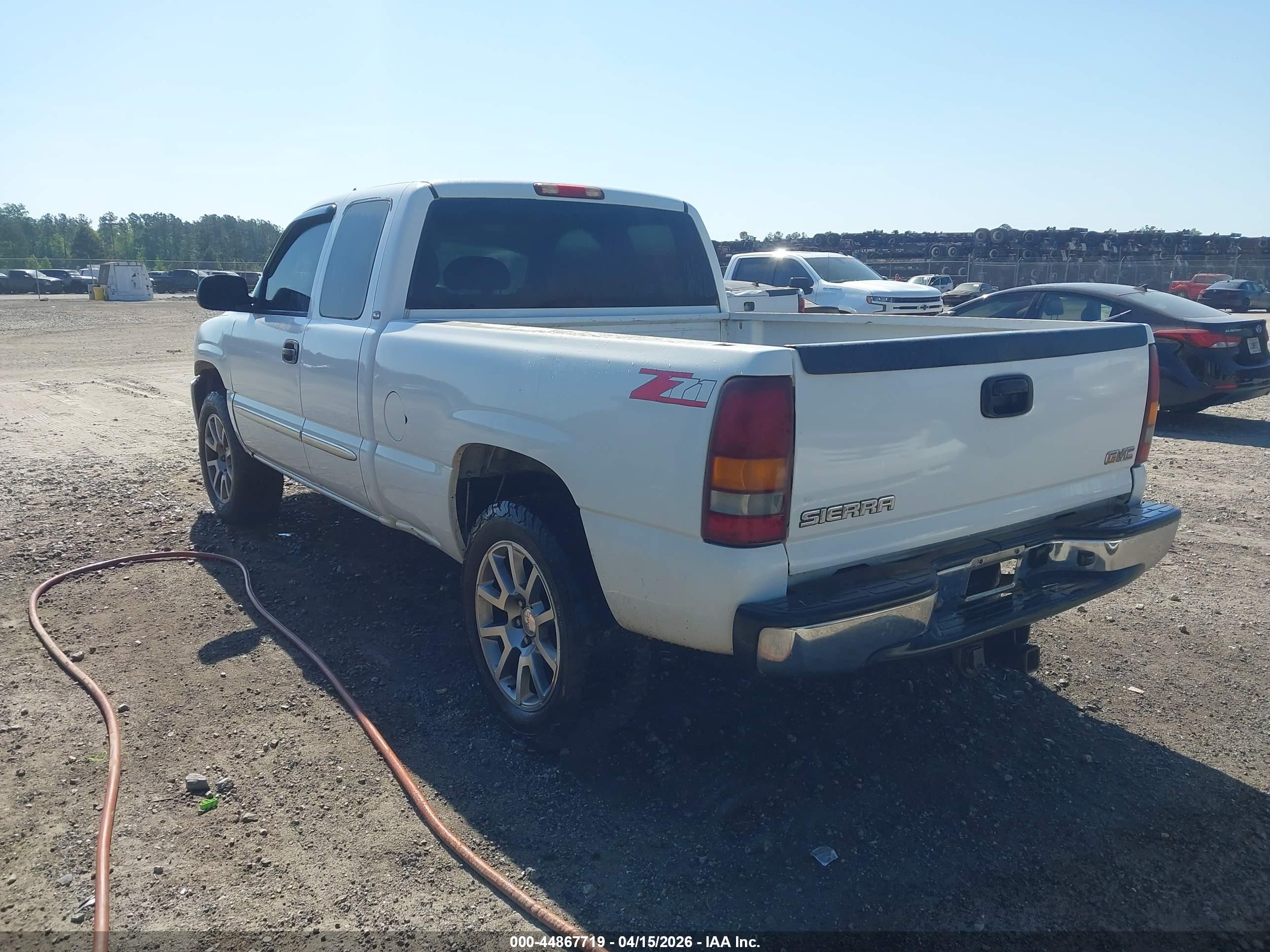 GMC SIERRA image 3