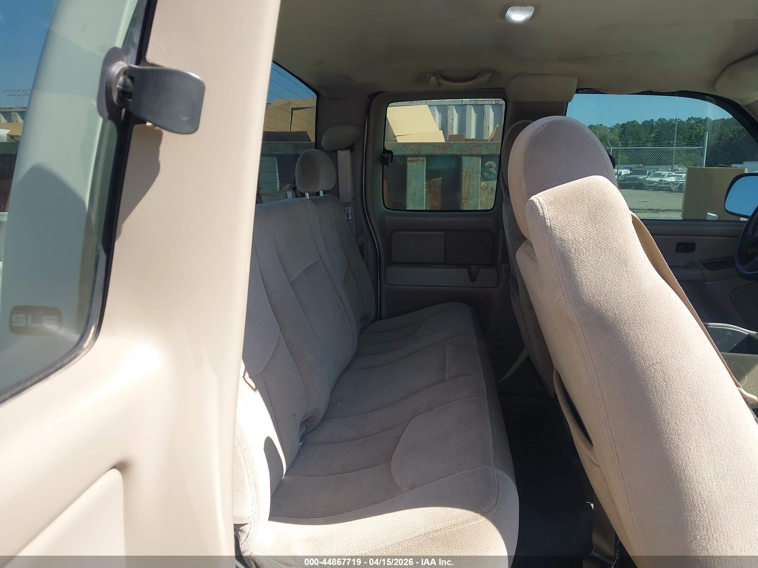 GMC SIERRA image 8