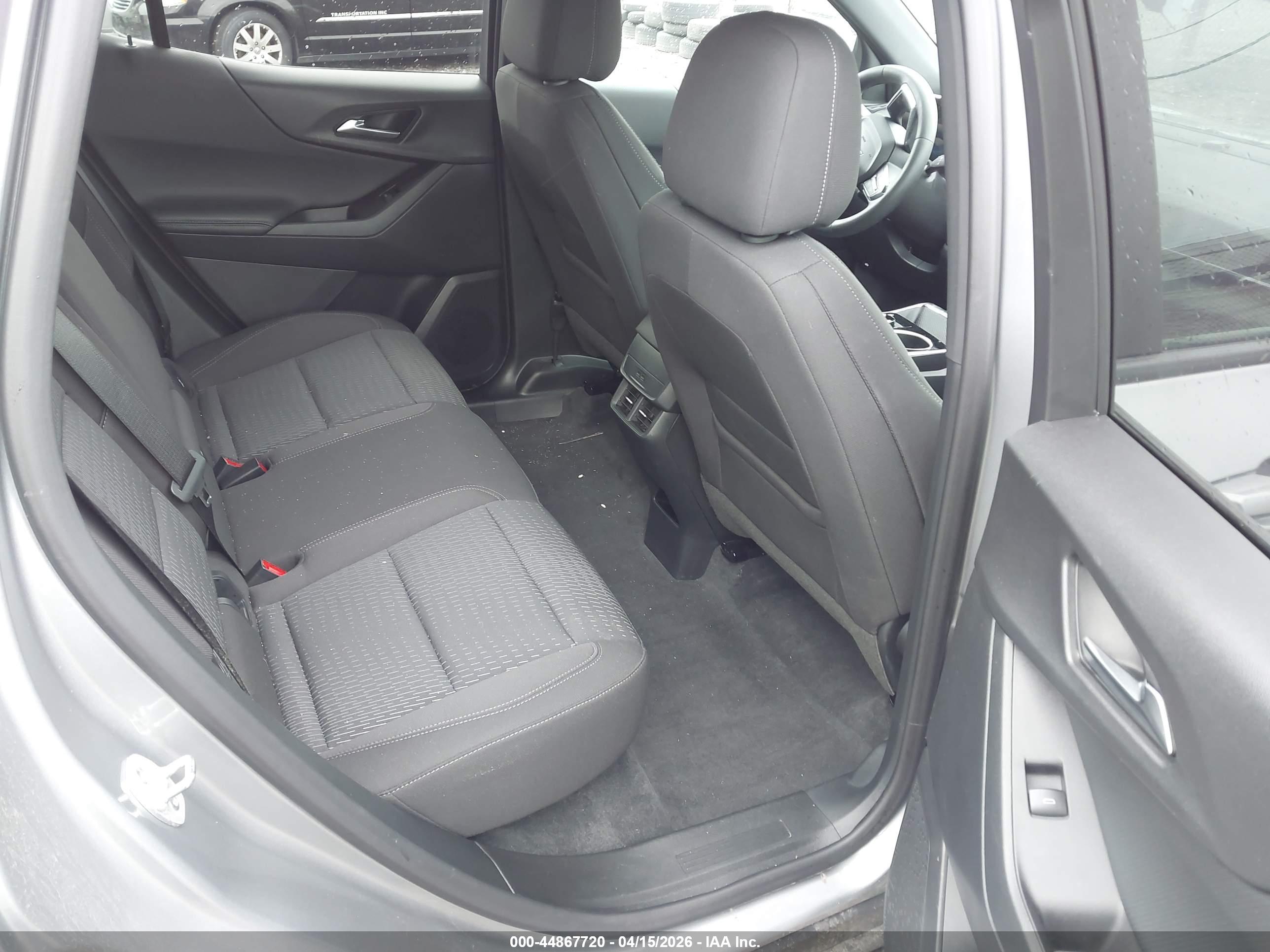 CHEVROLET EQUINOX image 8