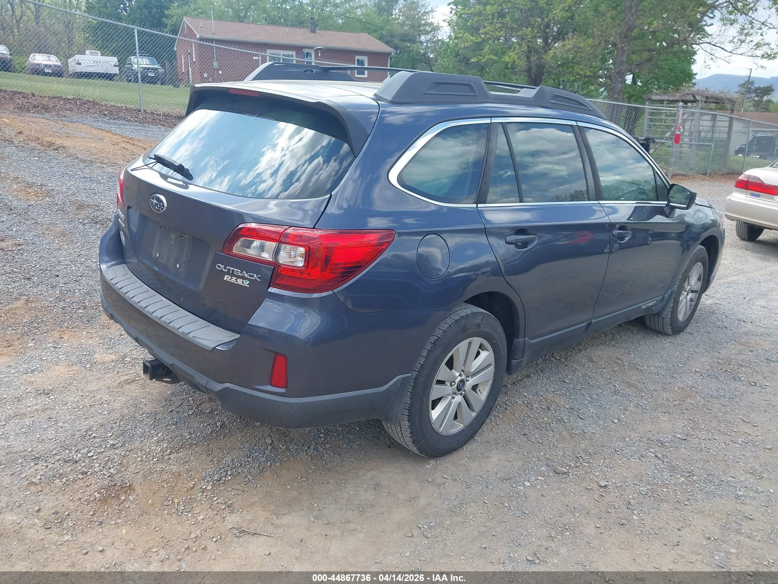 SUBARU OUTBACK image 4