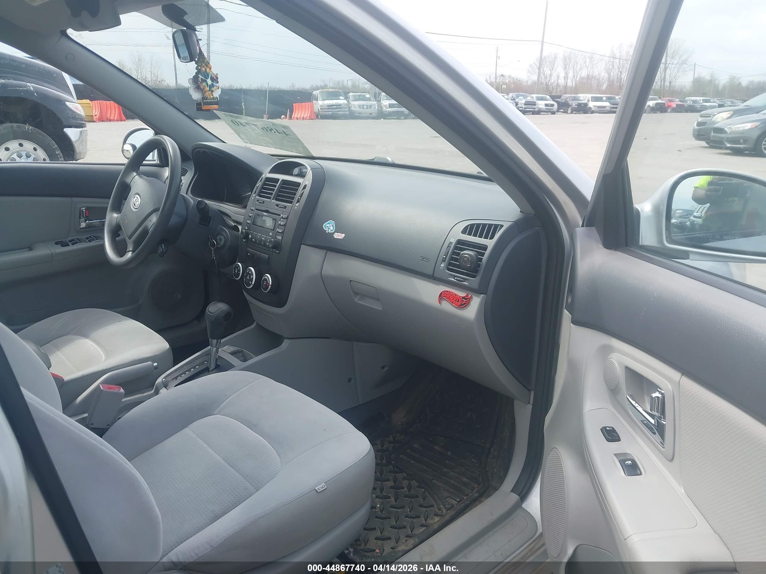 KIA SPECTRA image 5