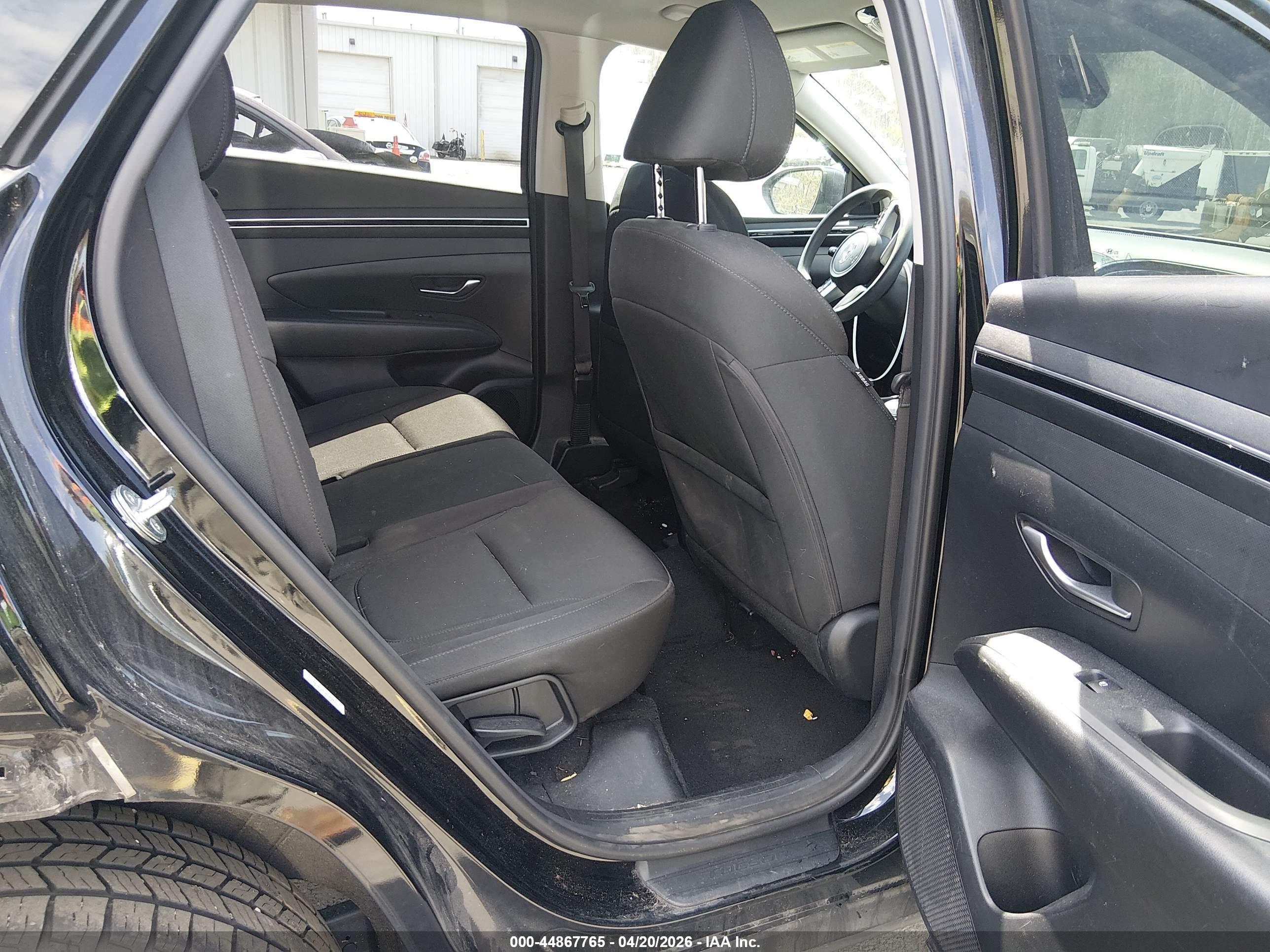 HYUNDAI TUCSON image 8
