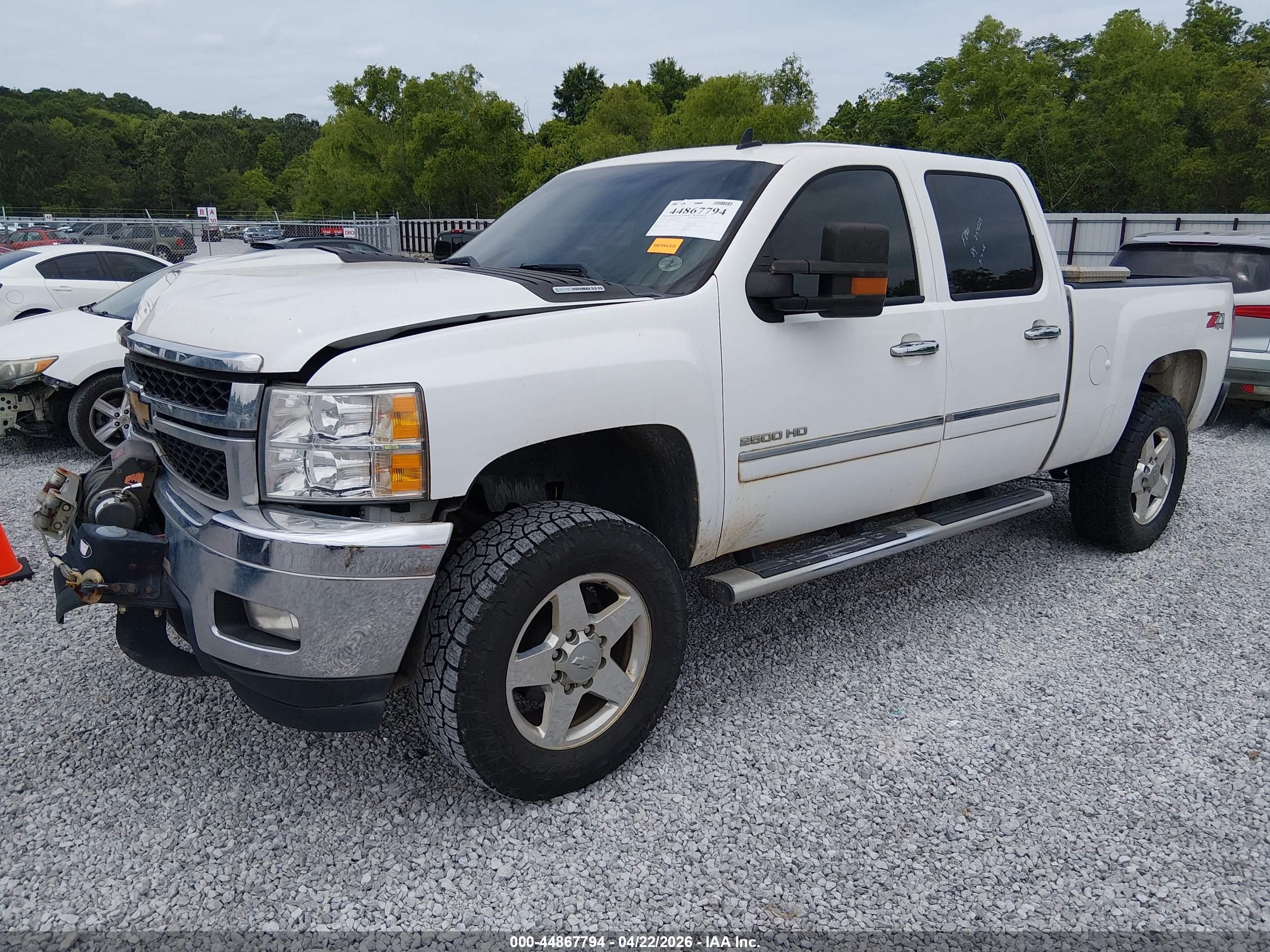 CHEVROLET SILVERADO image 2