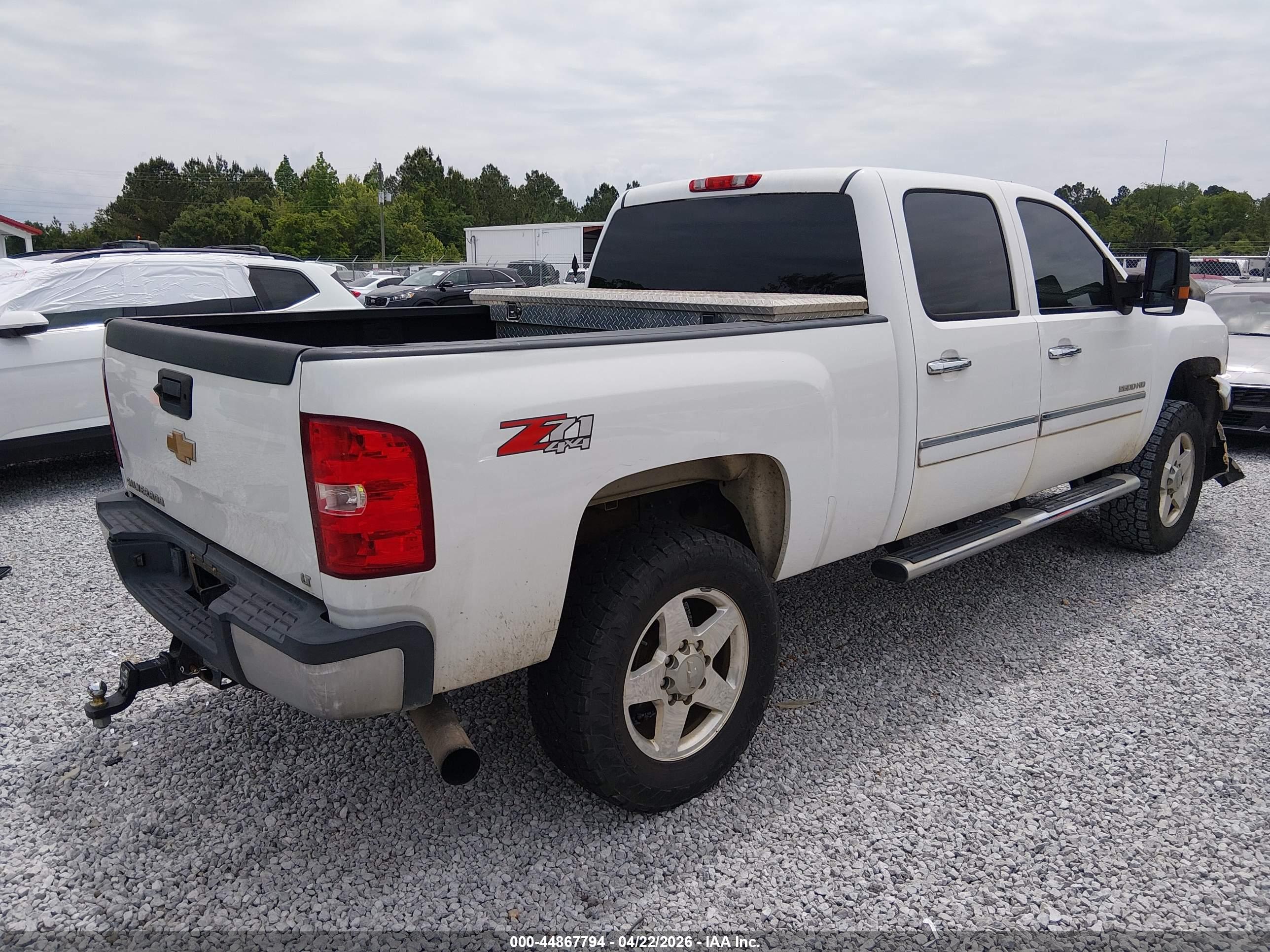 CHEVROLET SILVERADO image 4