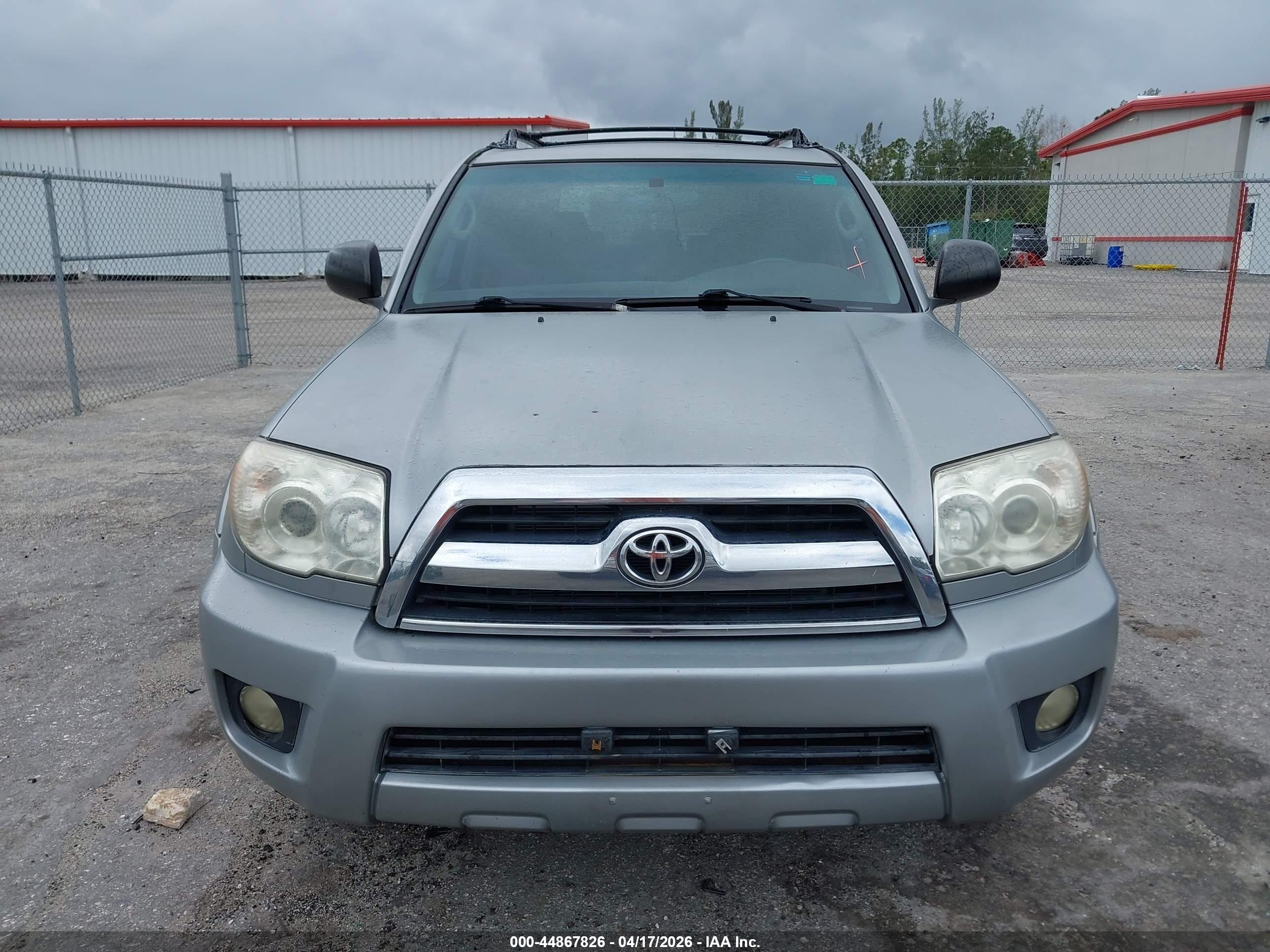 TOYOTA 4RUNNER image 6