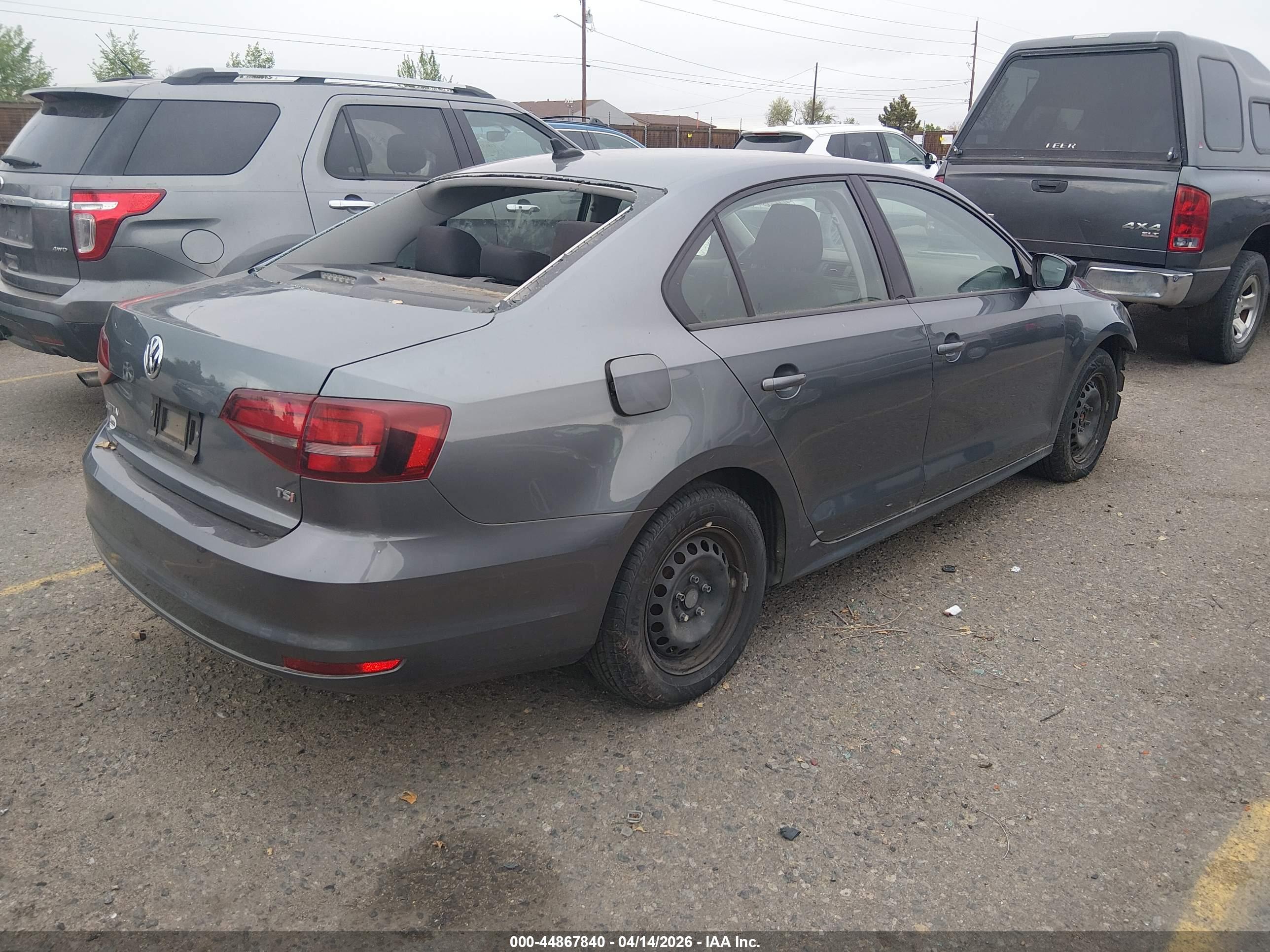 VOLKSWAGEN JETTA image 4