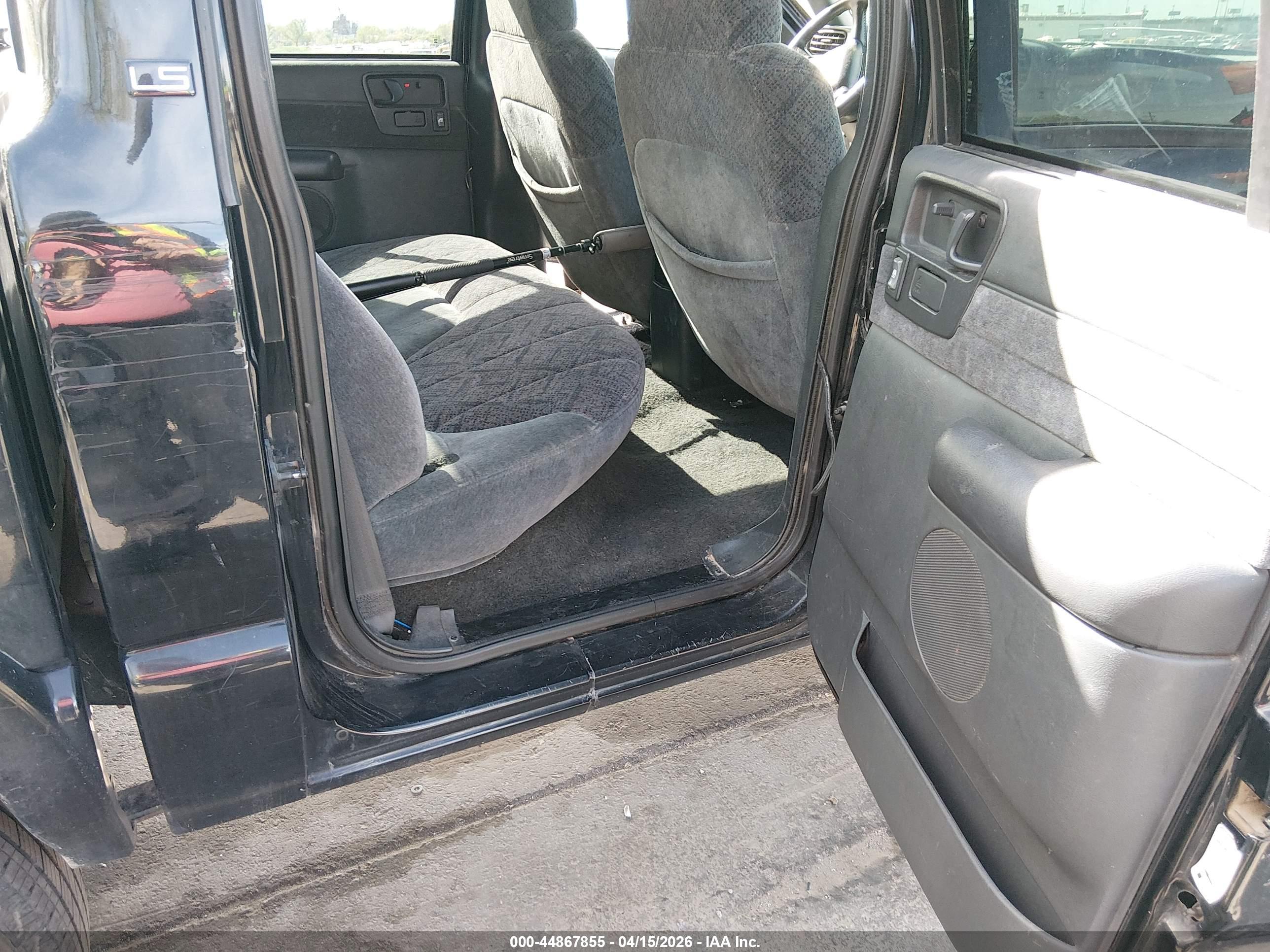 CHEVROLET S-10 image 8