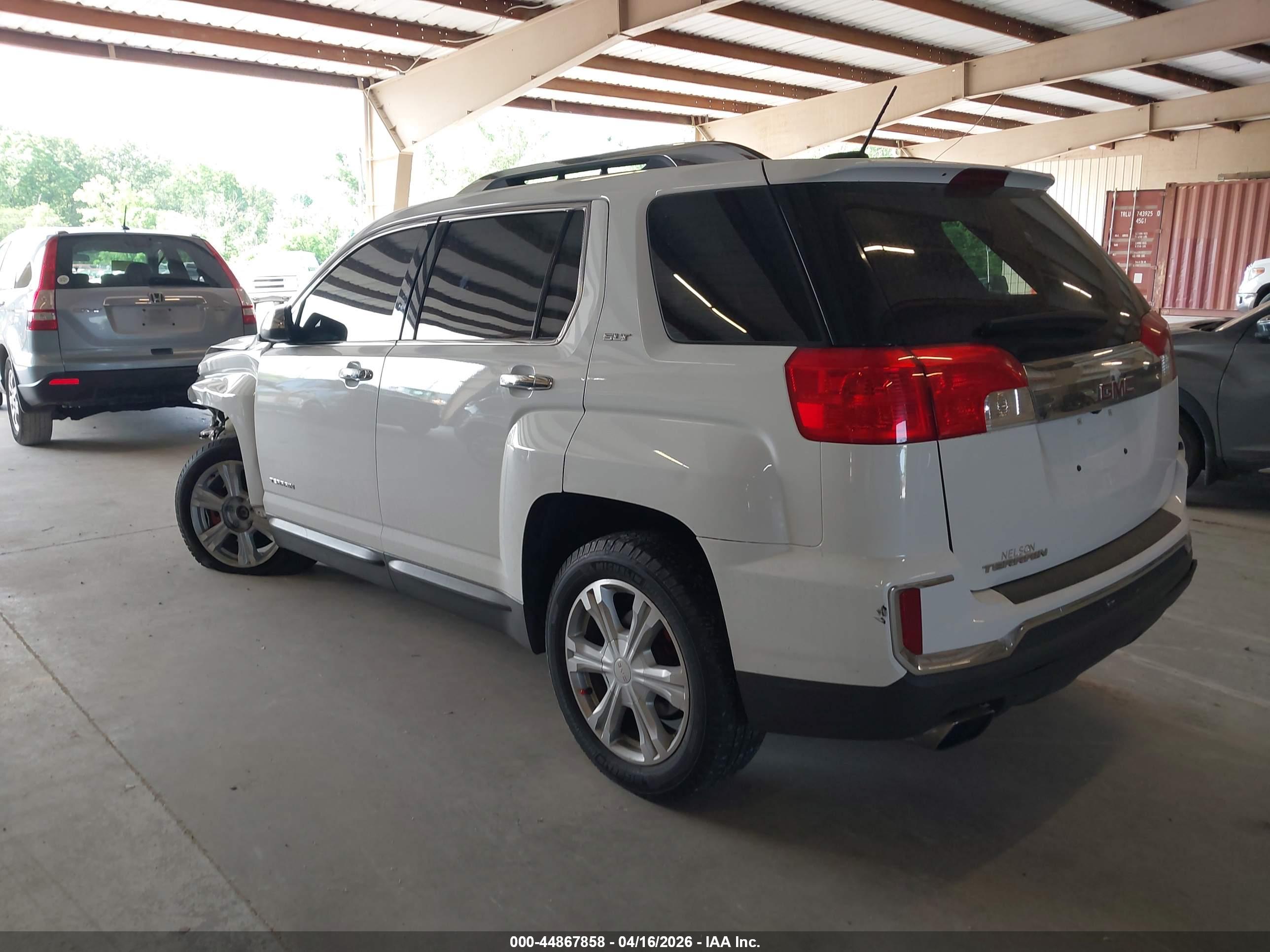 GMC TERRAIN image 3