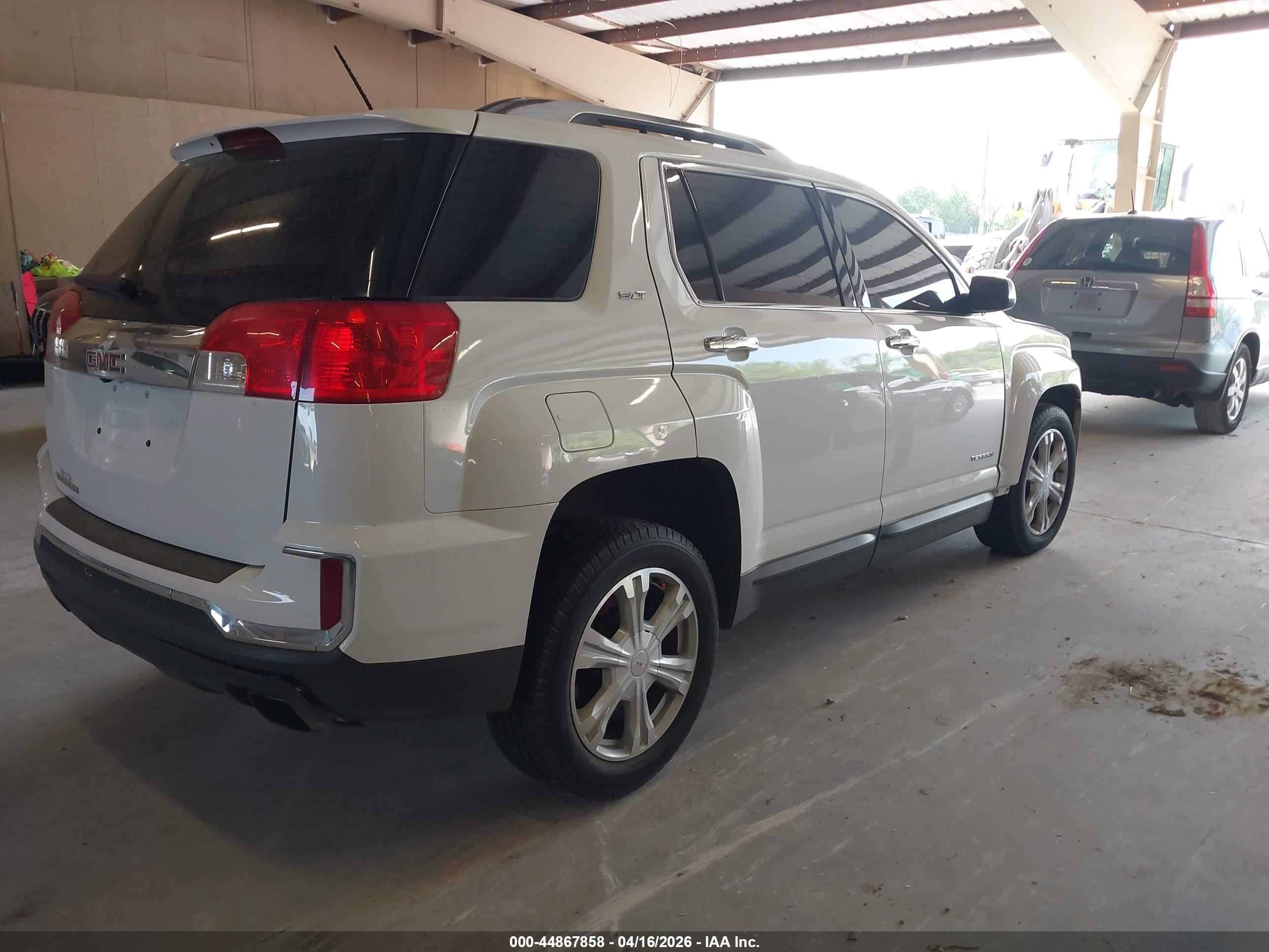 GMC TERRAIN image 4