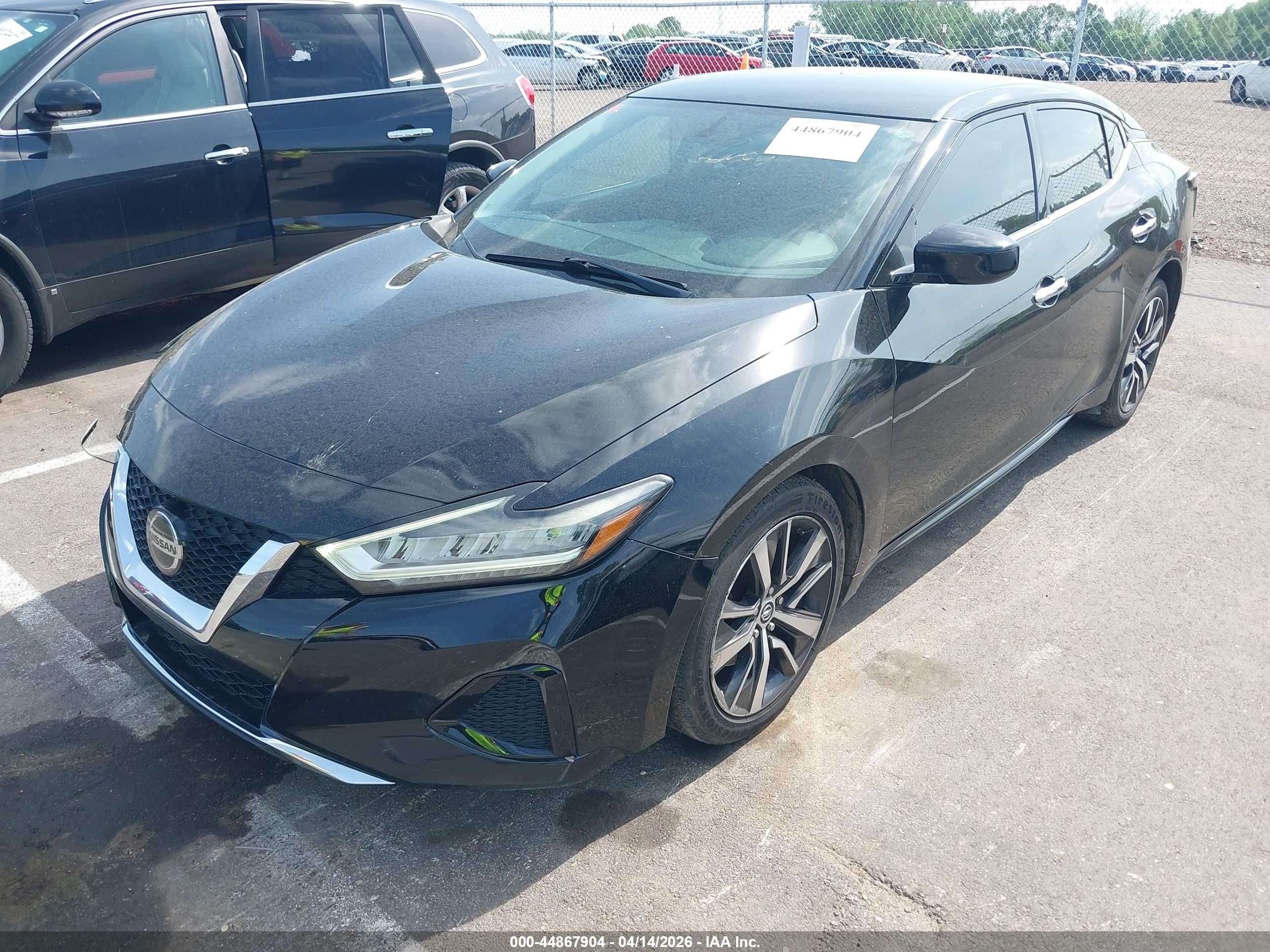 NISSAN MAXIMA image 2
