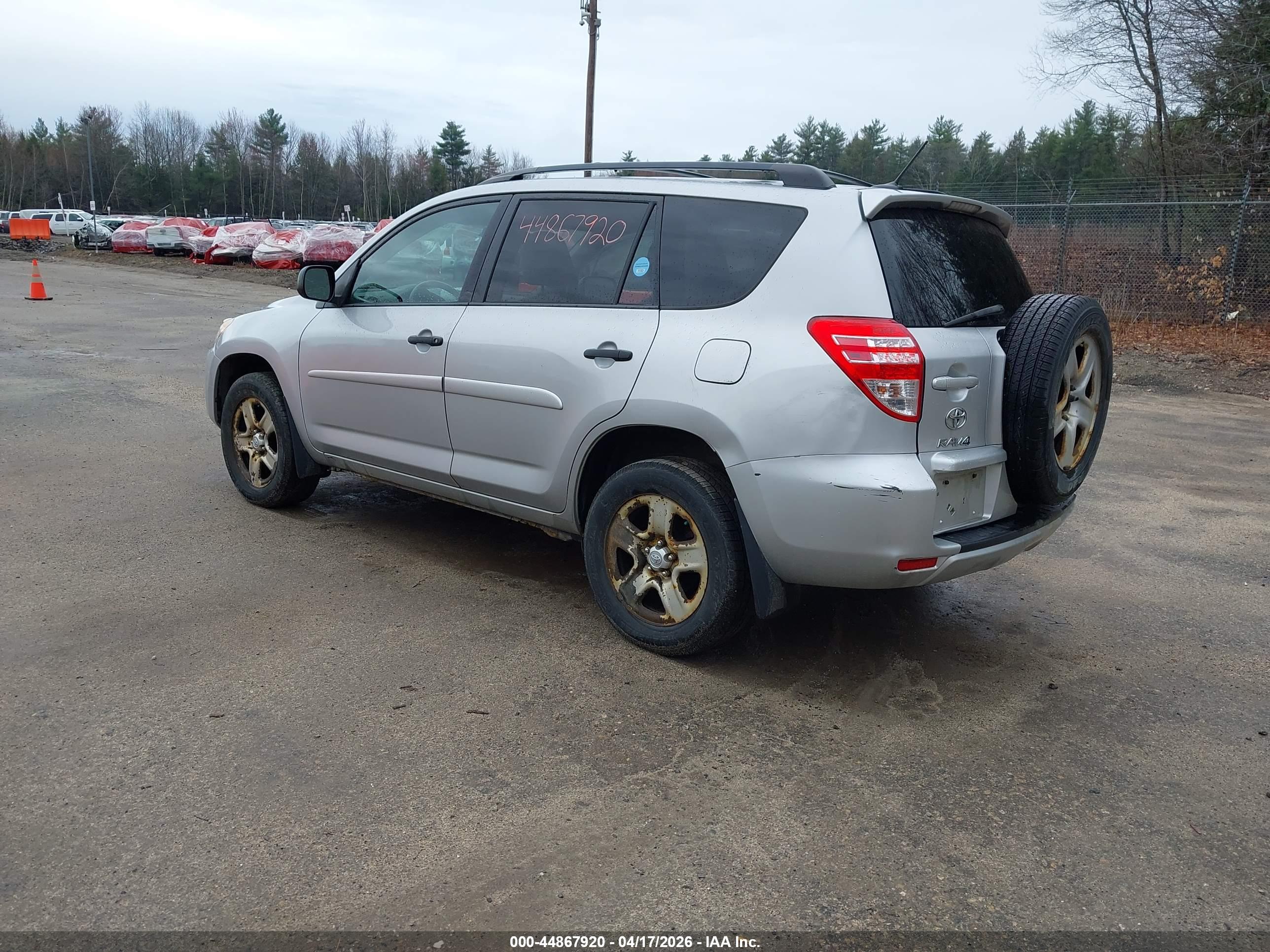TOYOTA RAV4 image 3