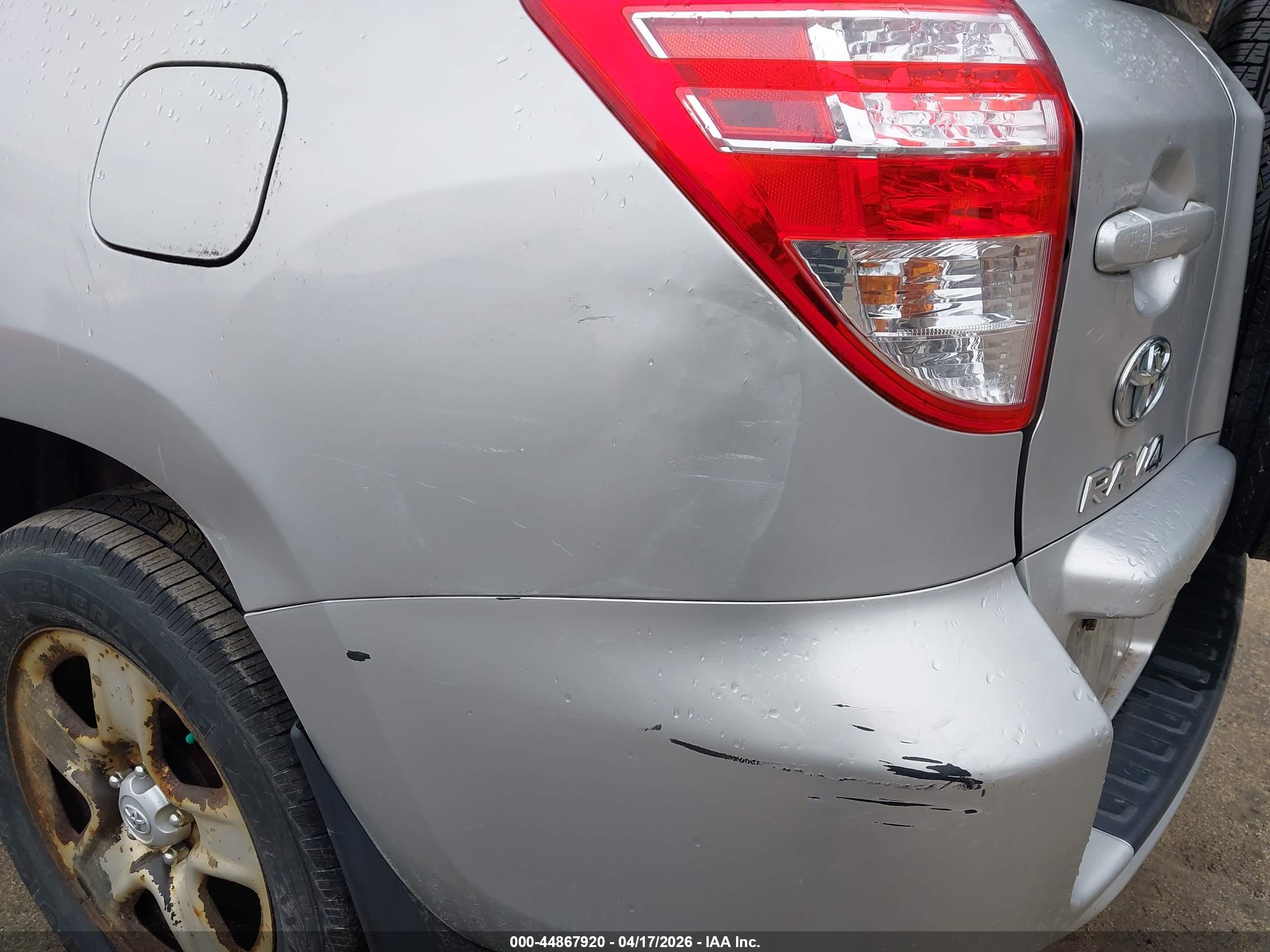 TOYOTA RAV4 image 6