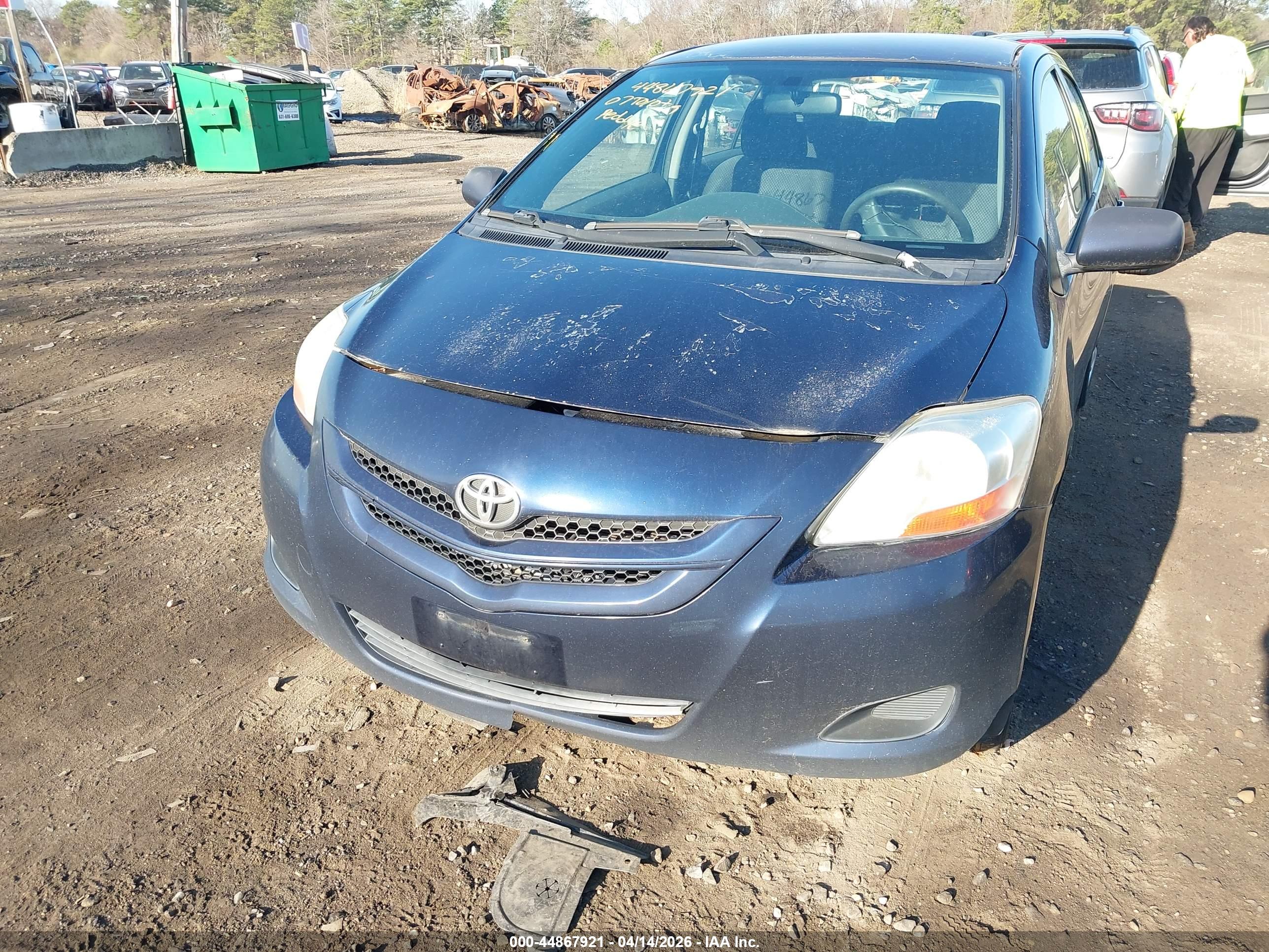 TOYOTA YARIS image 6