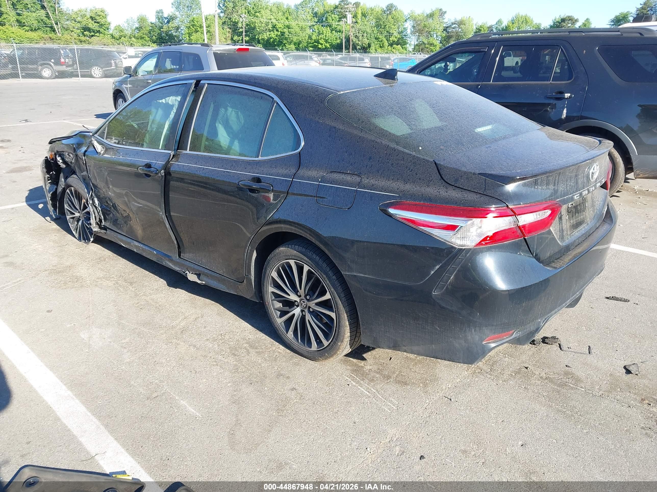 TOYOTA CAMRY image 3