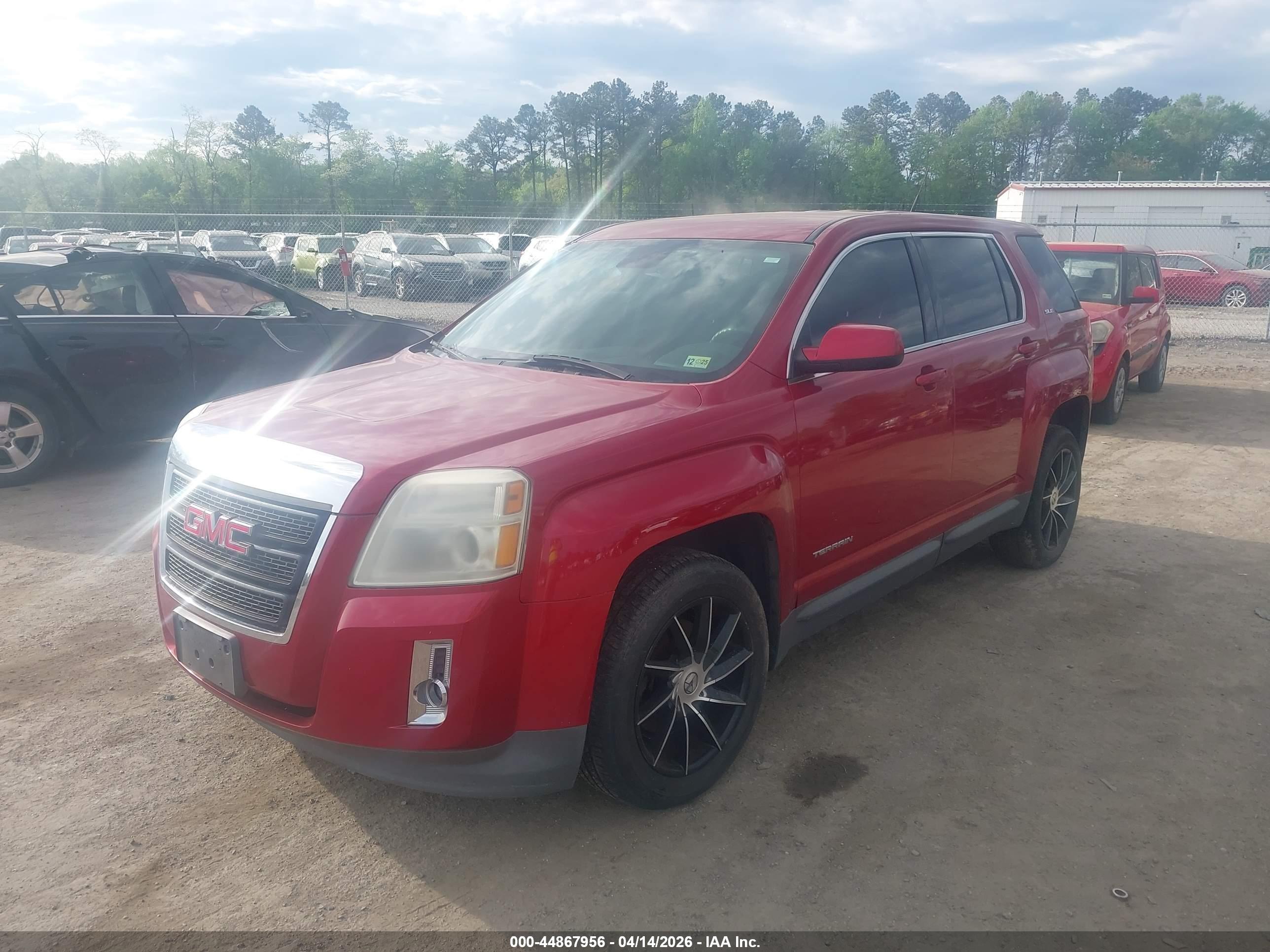 GMC TERRAIN image 2