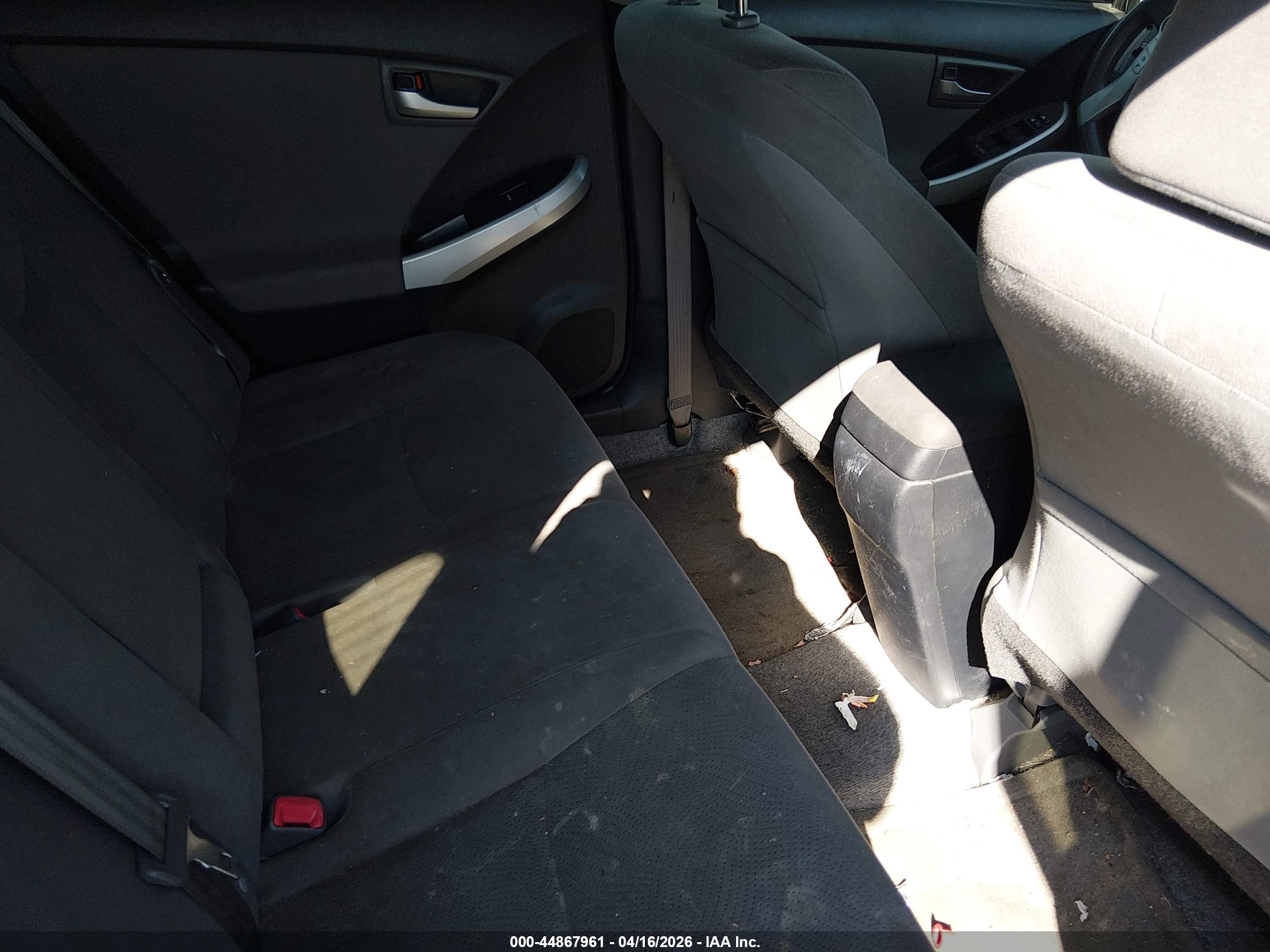 TOYOTA PRIUS image 8