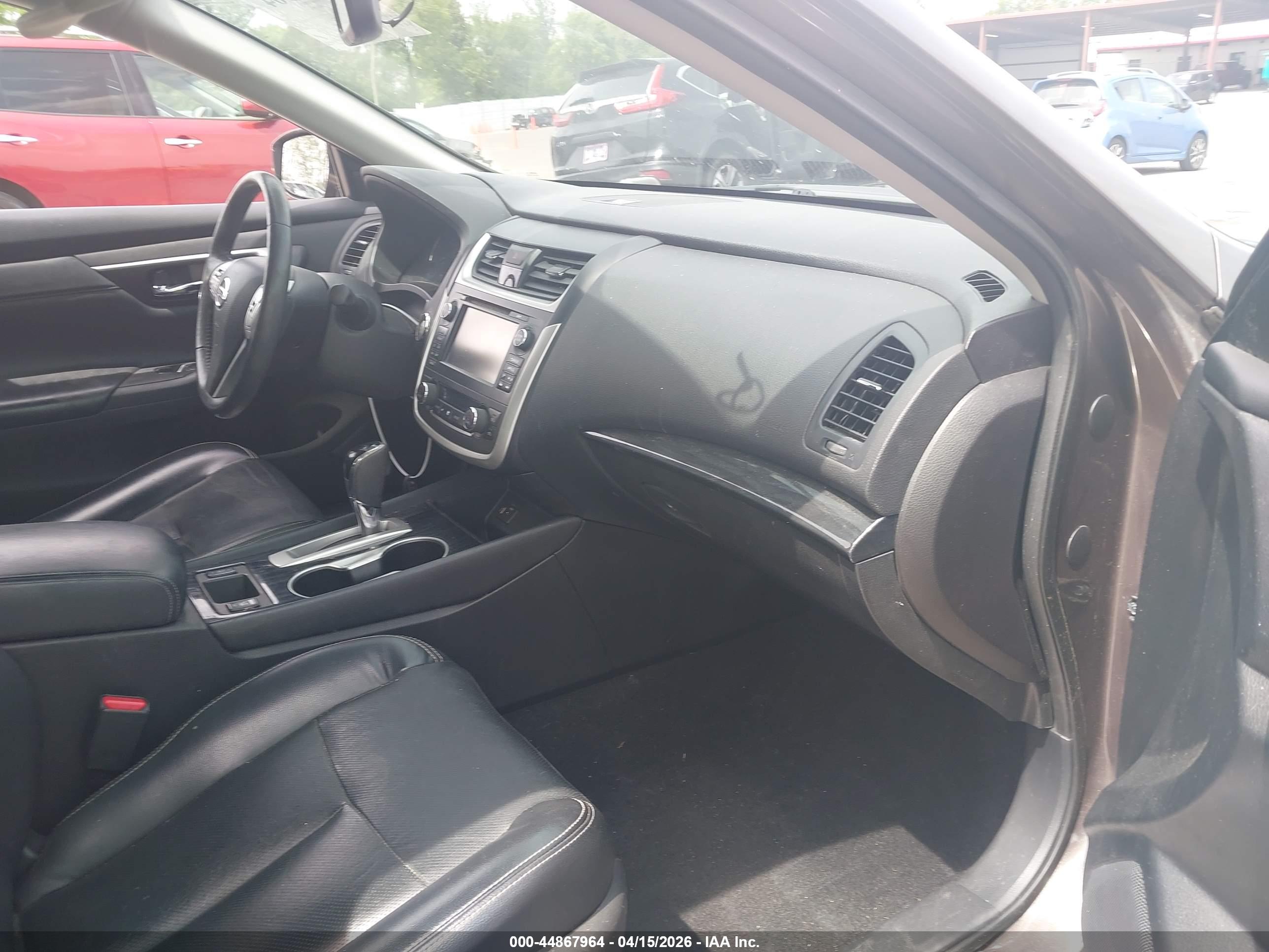 NISSAN ALTIMA image 5