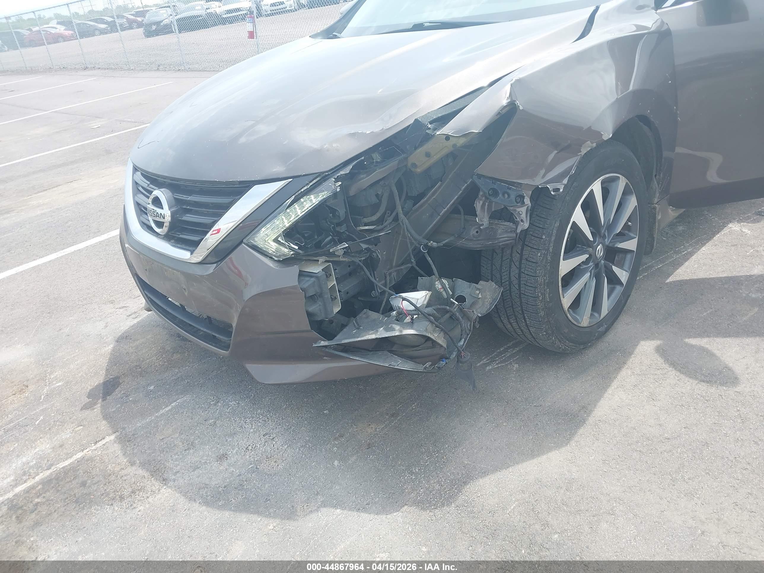 NISSAN ALTIMA image 6