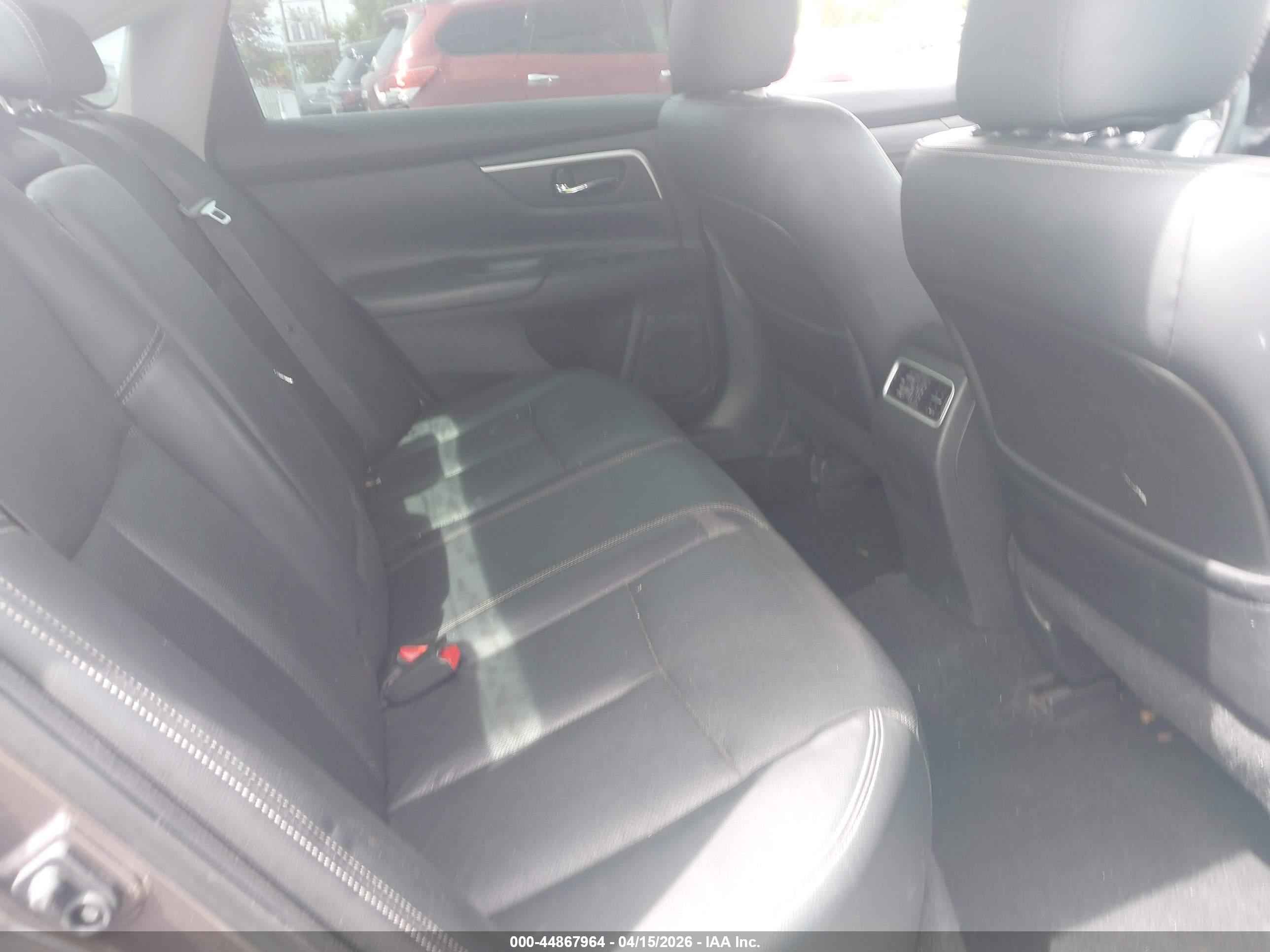 NISSAN ALTIMA image 8