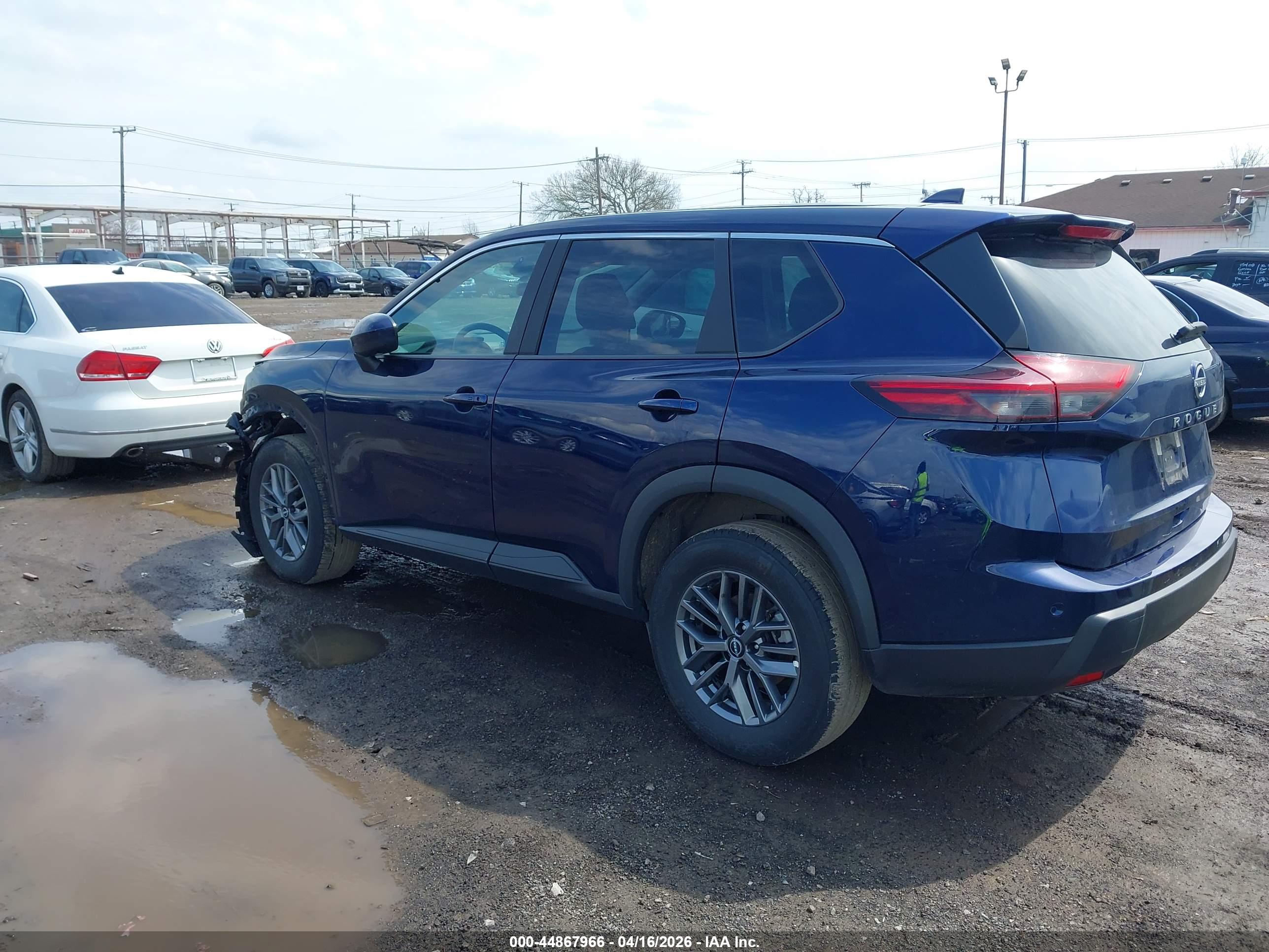 NISSAN ROGUE image 3