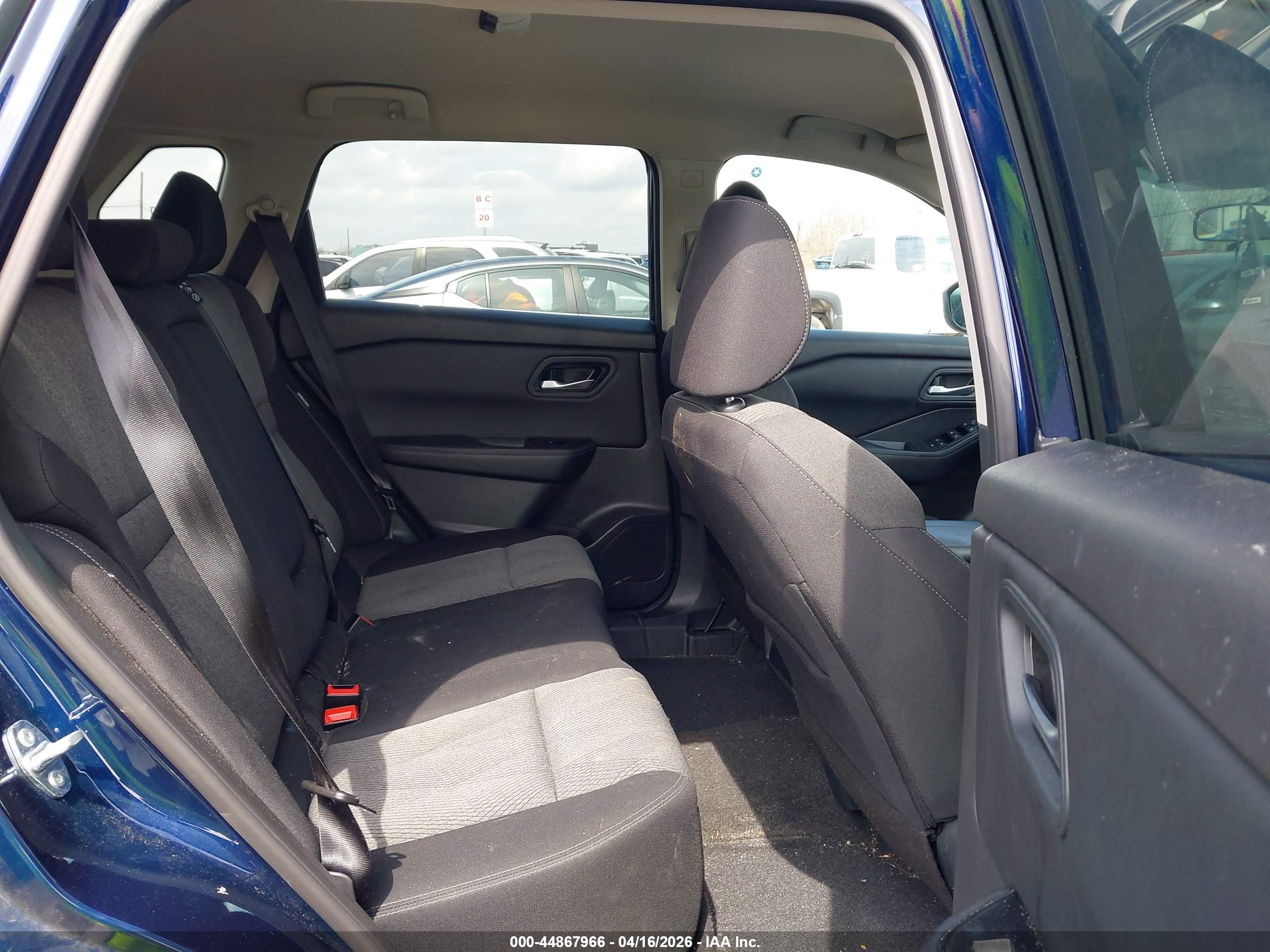NISSAN ROGUE image 8