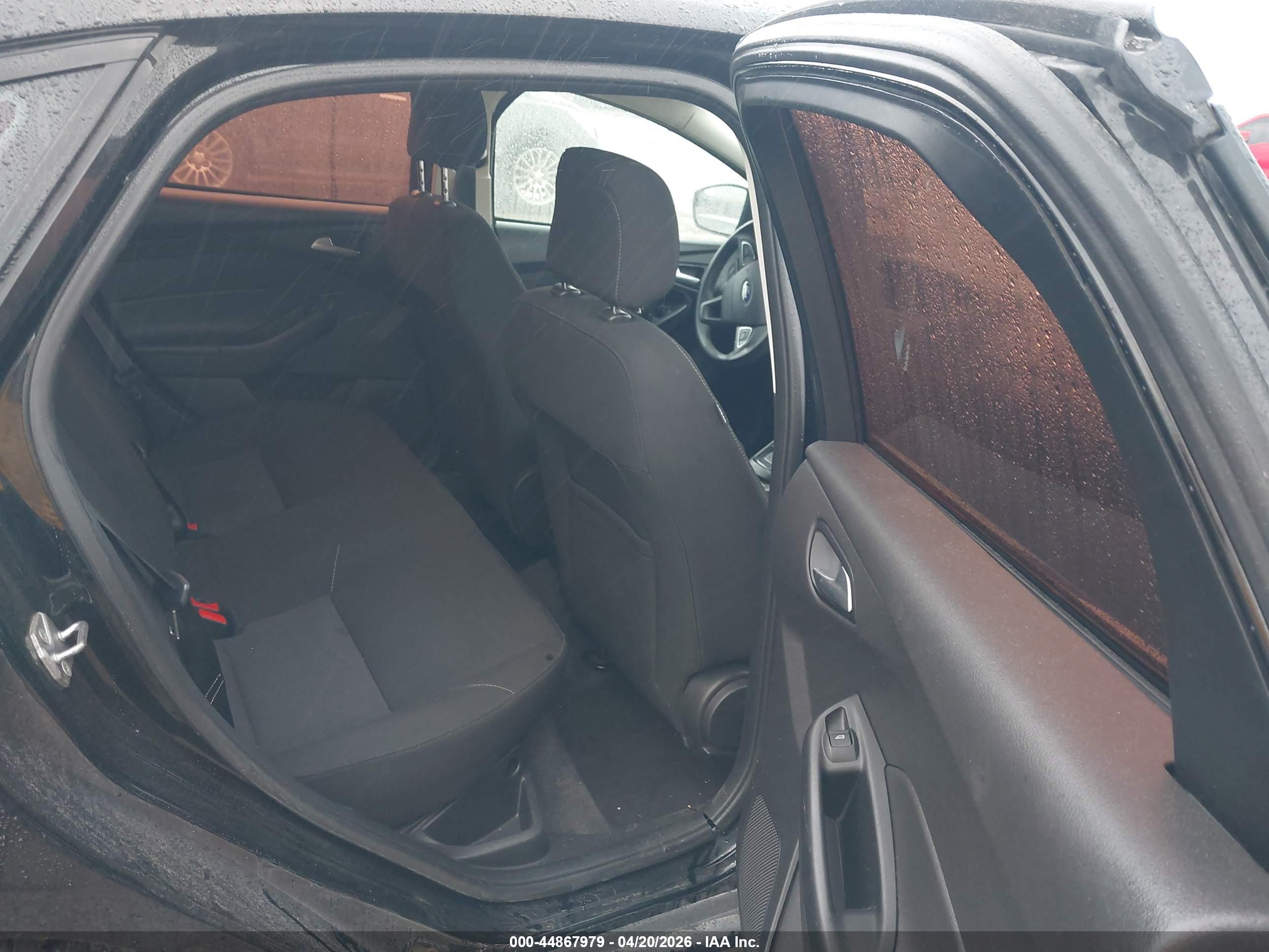 FORD FOCUS image 8