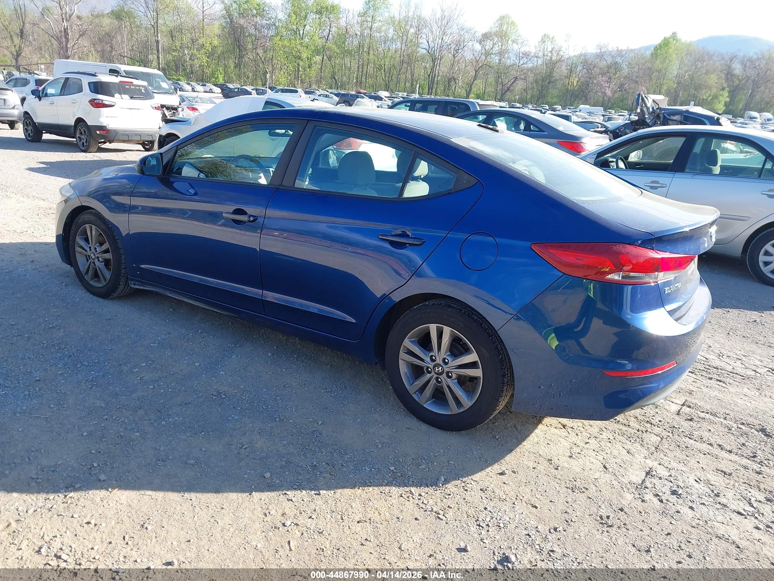 HYUNDAI ELANTRA image 3