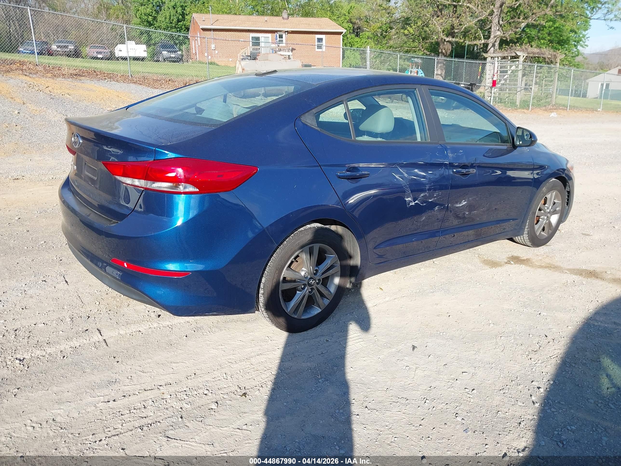 HYUNDAI ELANTRA image 4