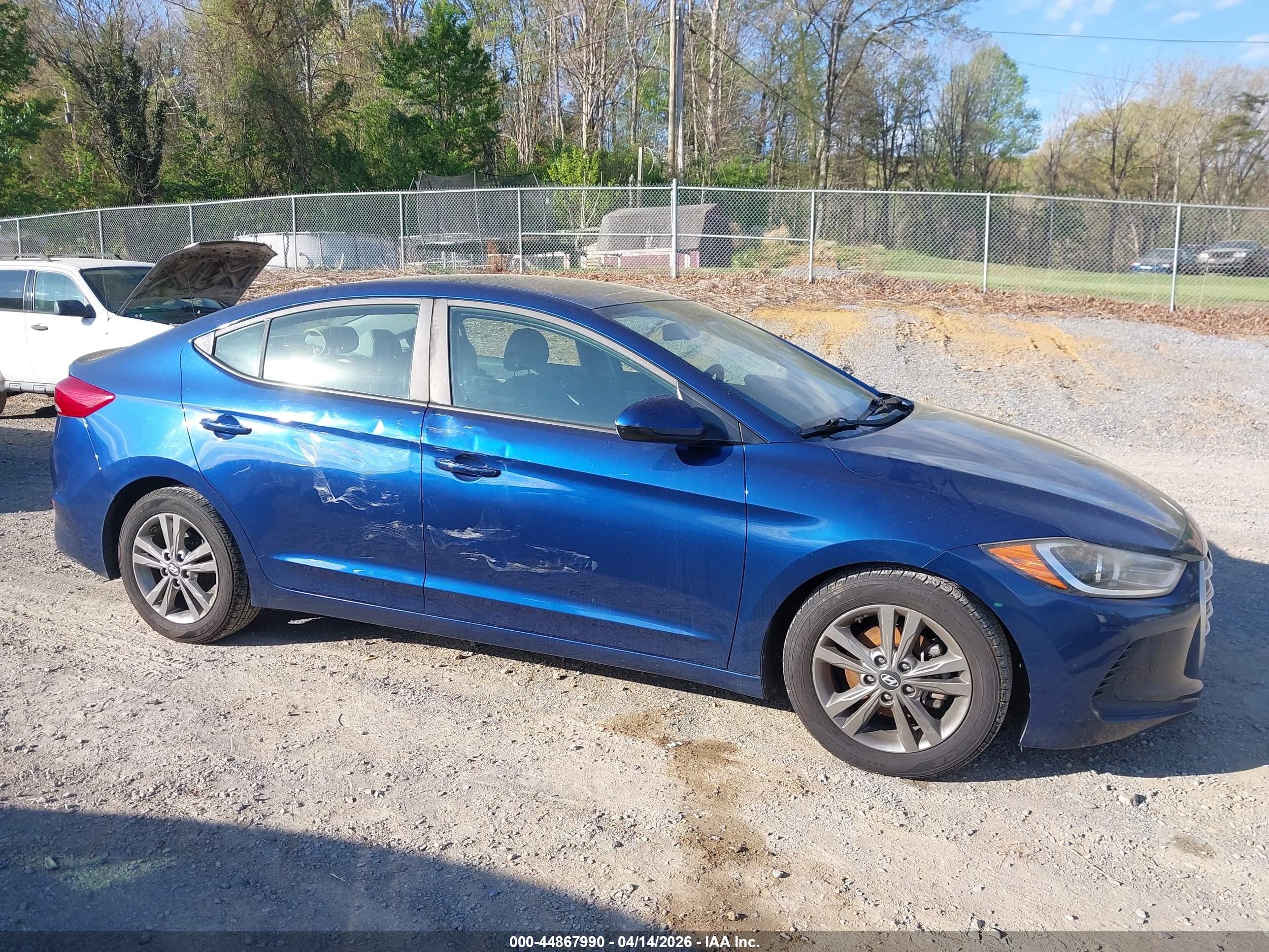 HYUNDAI ELANTRA image 6