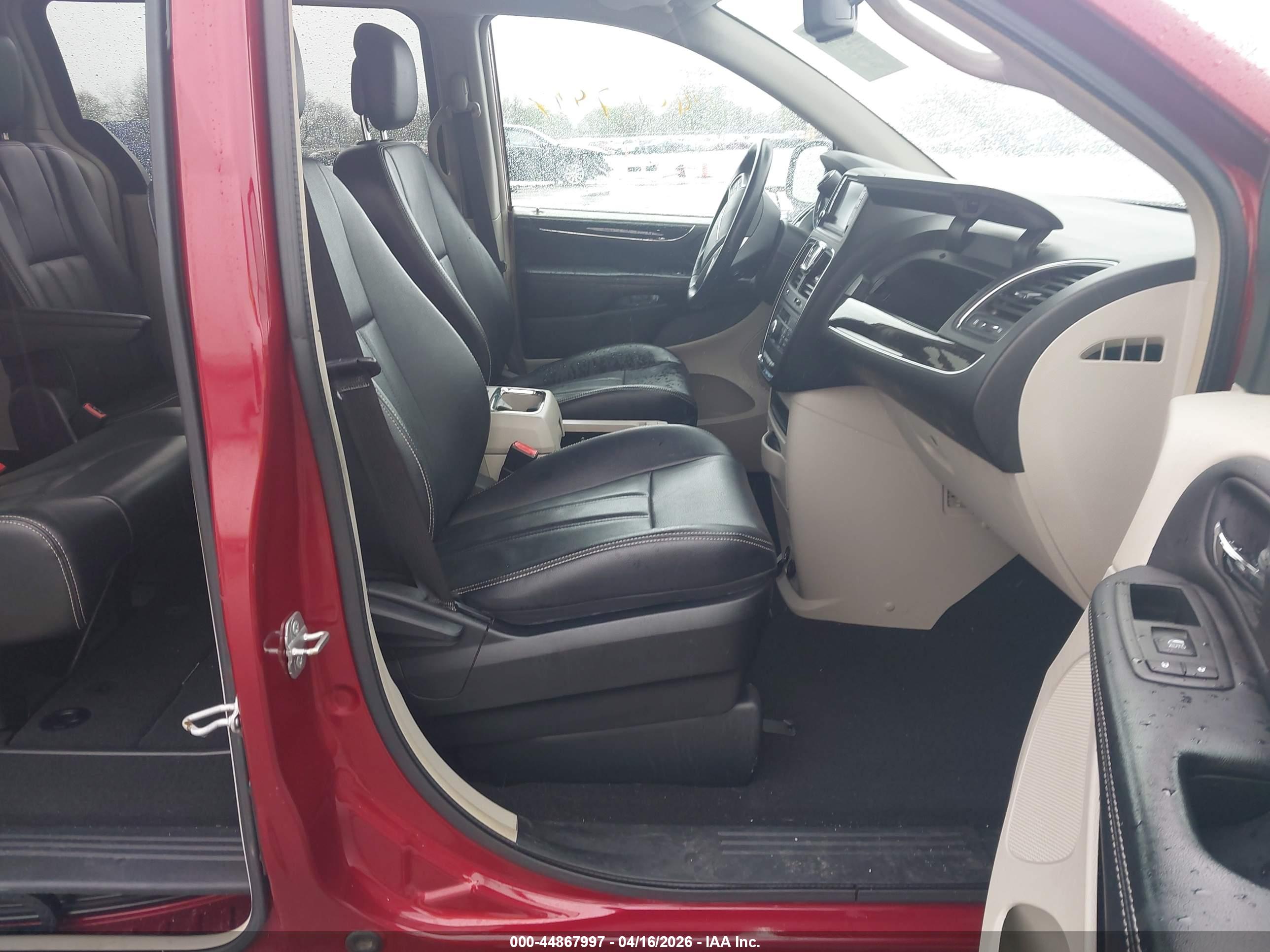 CHRYSLER TOWN image 5