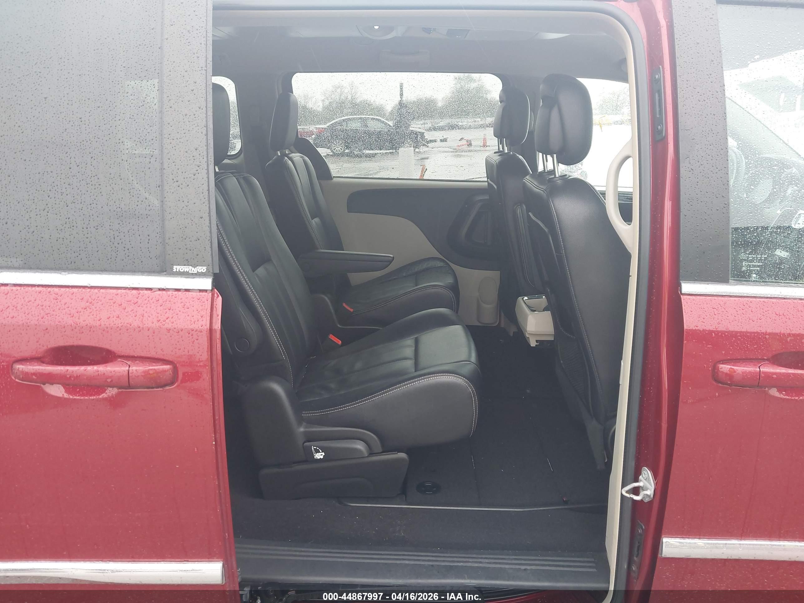 CHRYSLER TOWN image 8