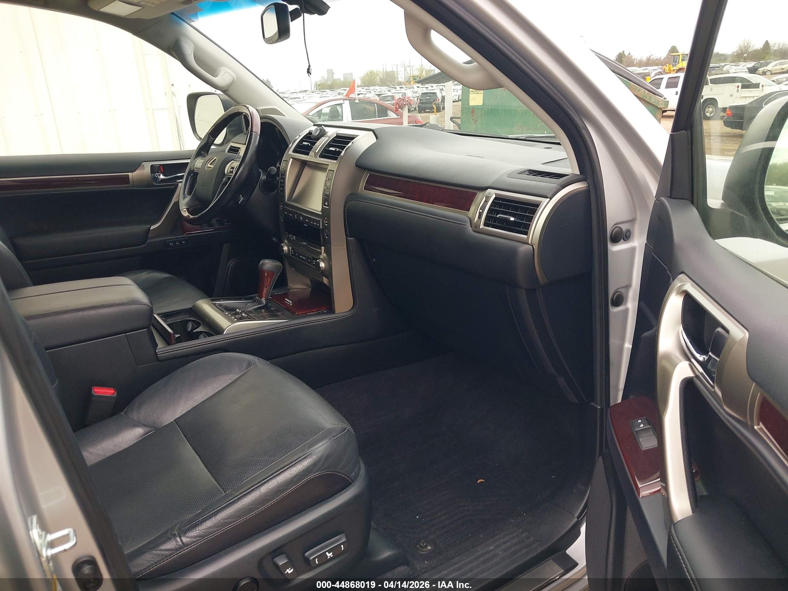 LEXUS GX image 5