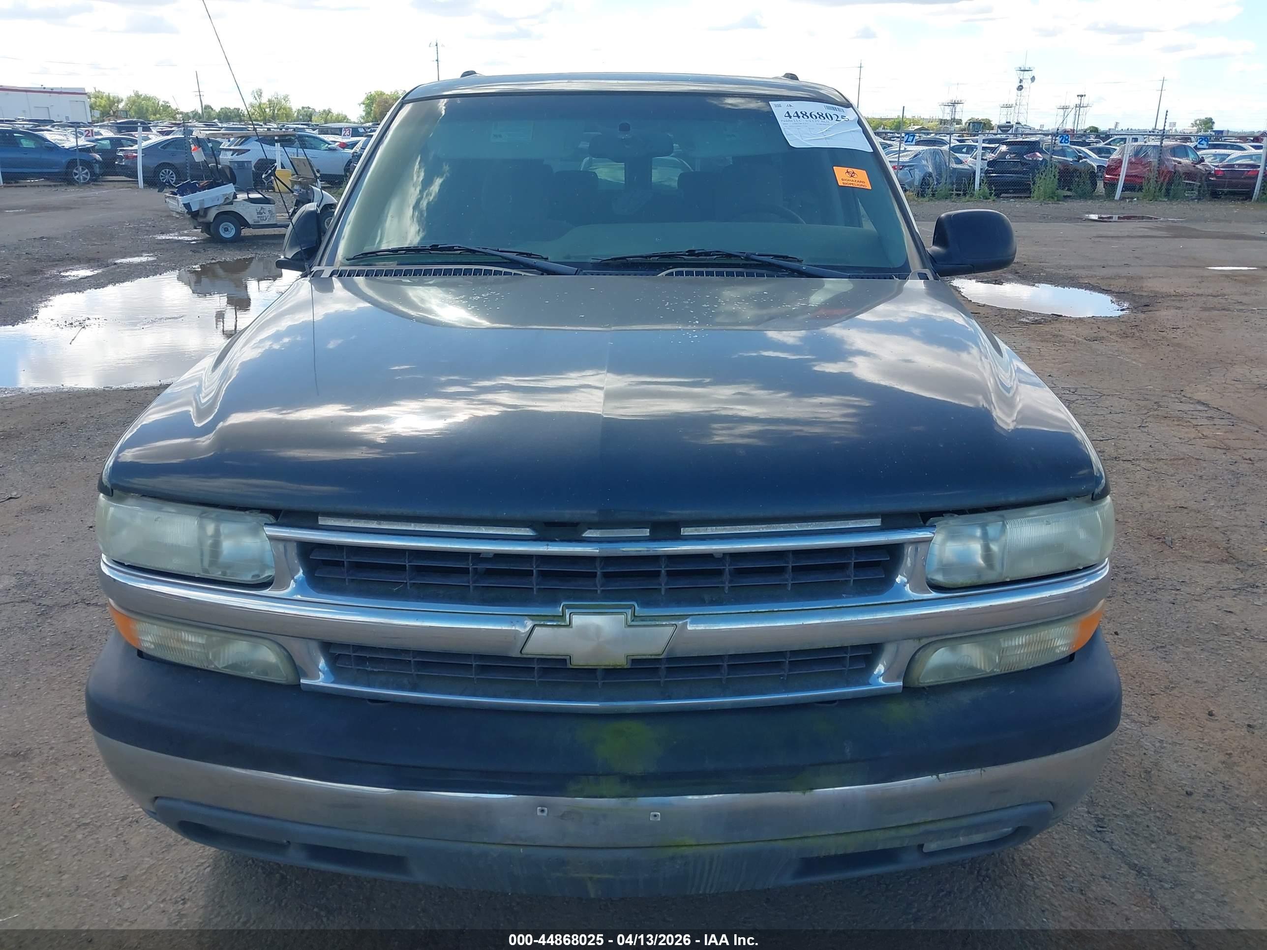 CHEVROLET SUBURBAN image 6