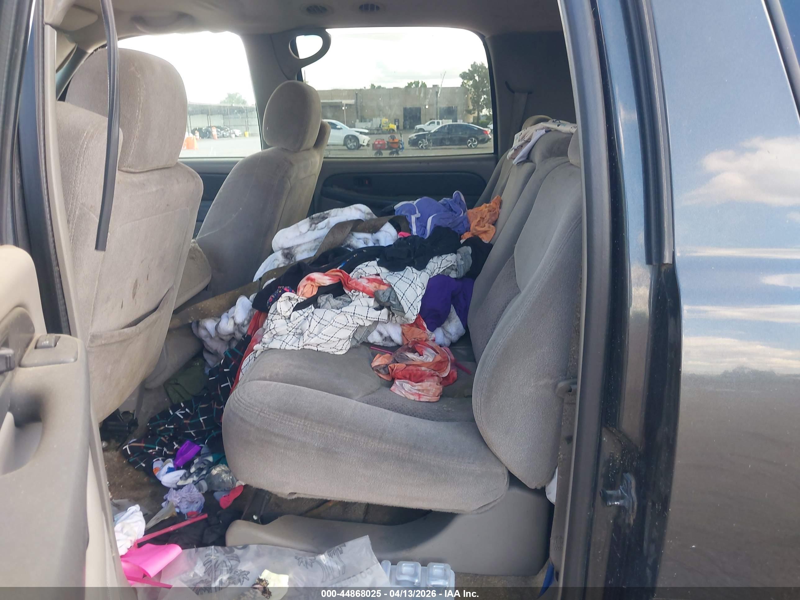 CHEVROLET SUBURBAN image 8