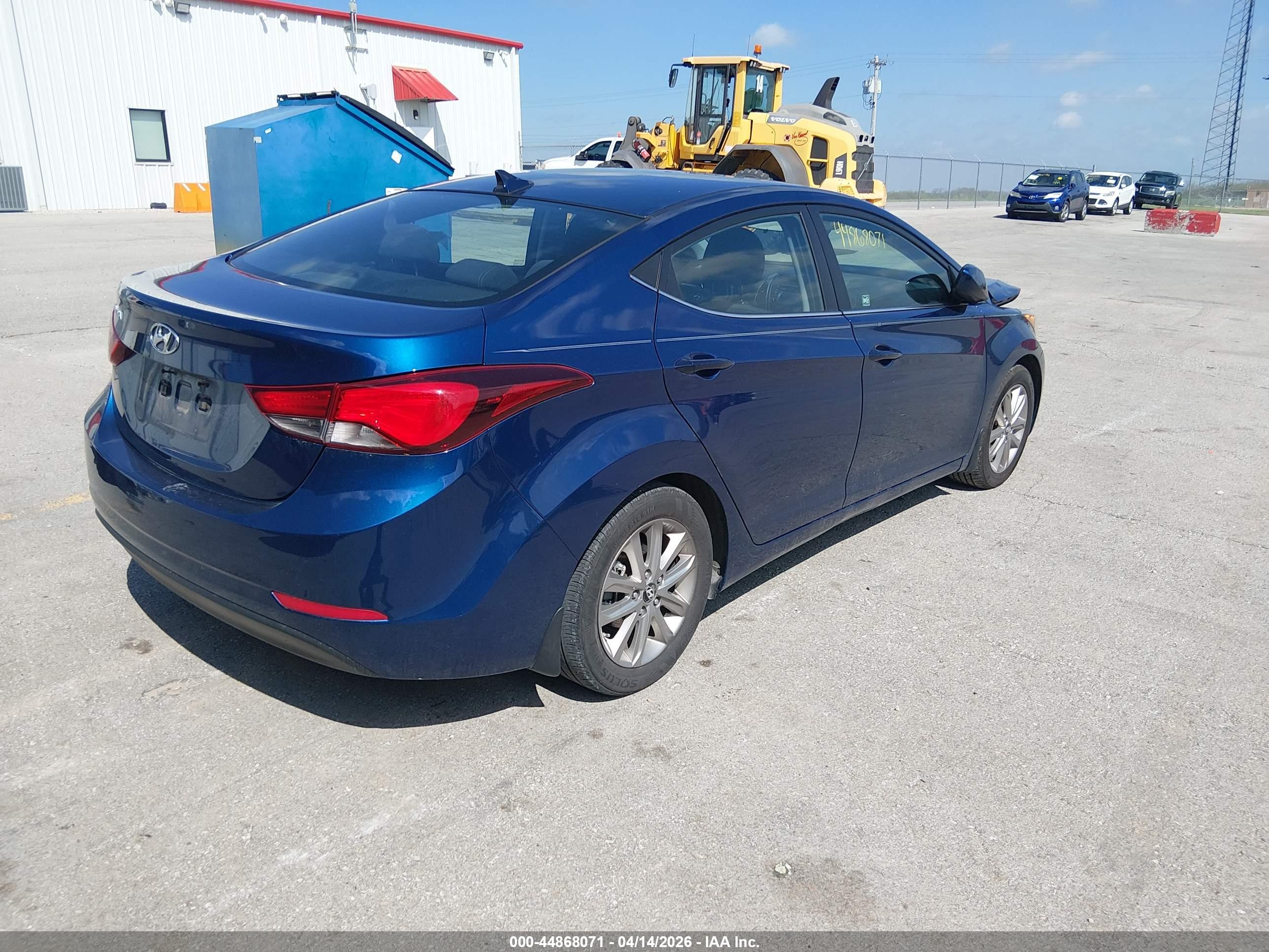 HYUNDAI ELANTRA image 4