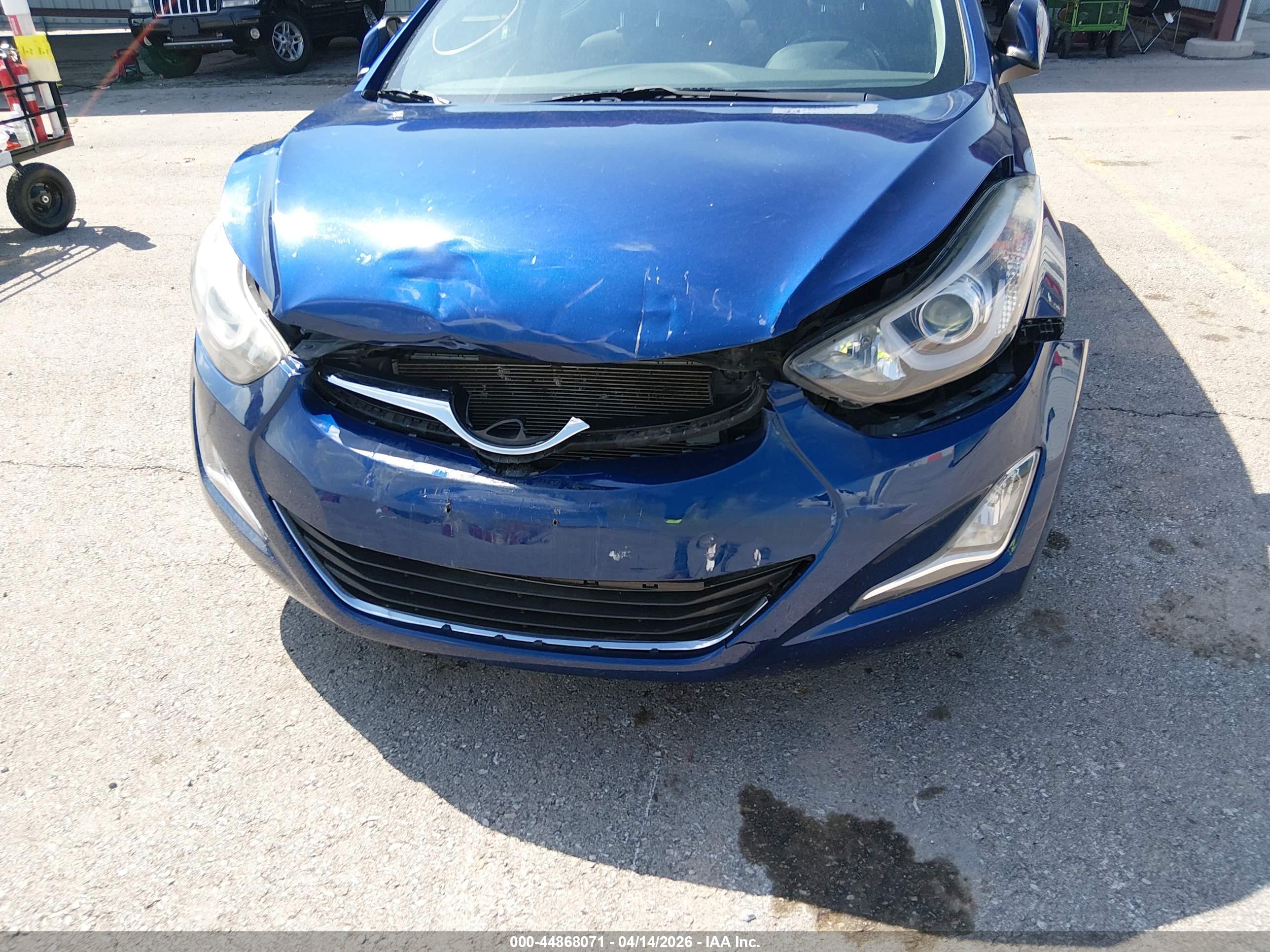 HYUNDAI ELANTRA image 6