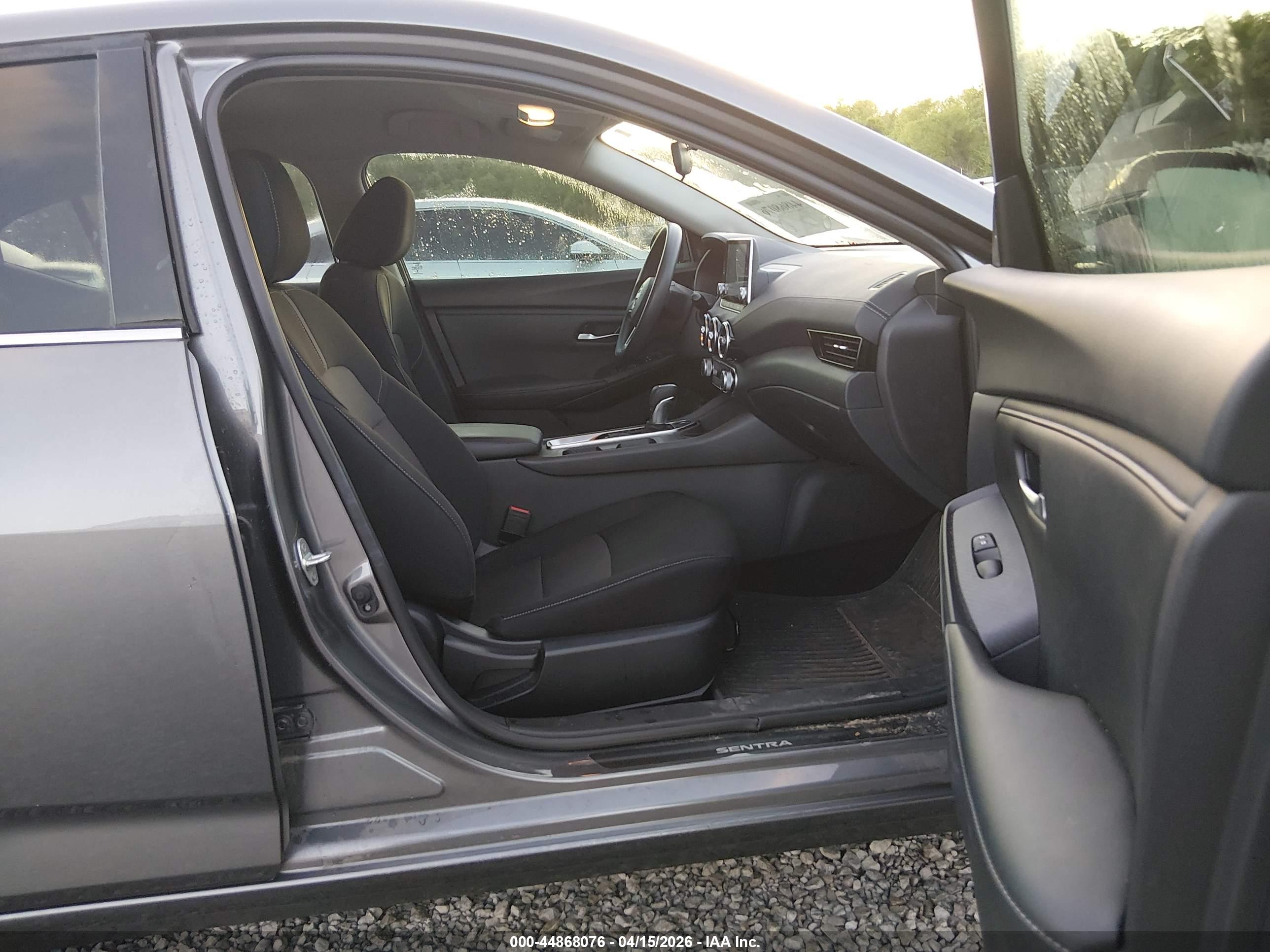 NISSAN SENTRA image 5