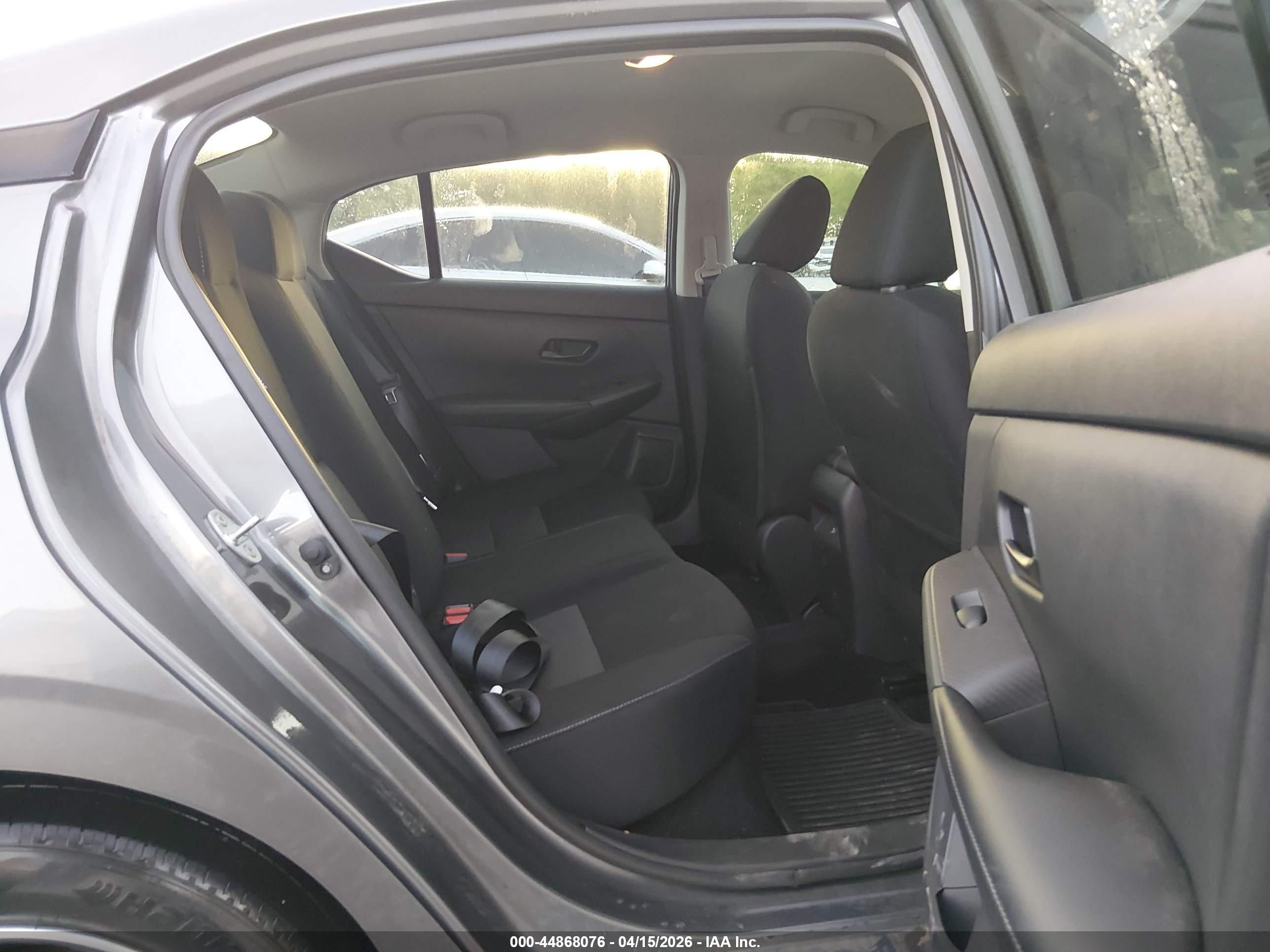 NISSAN SENTRA image 8