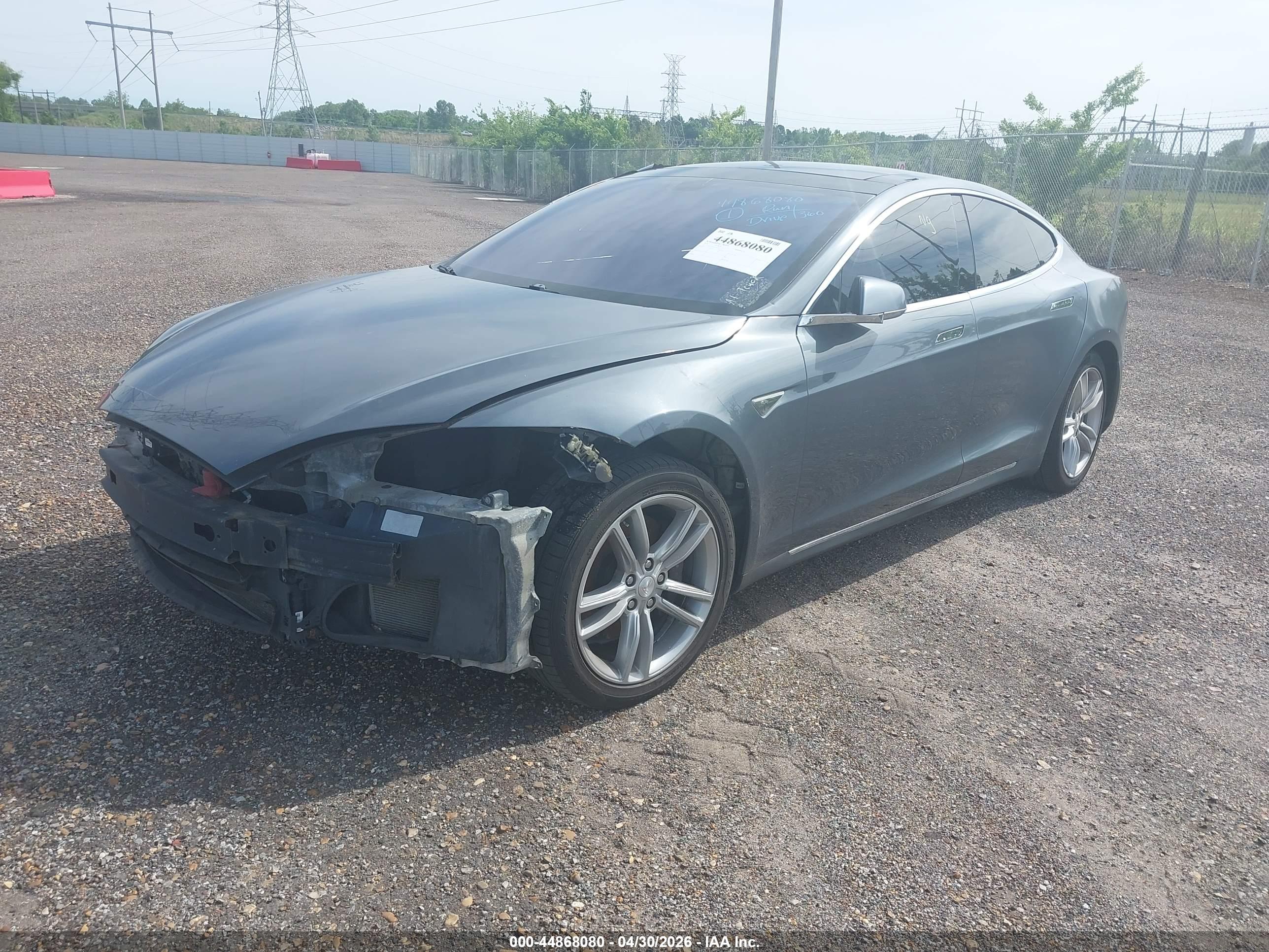 TESLA MODEL image 2