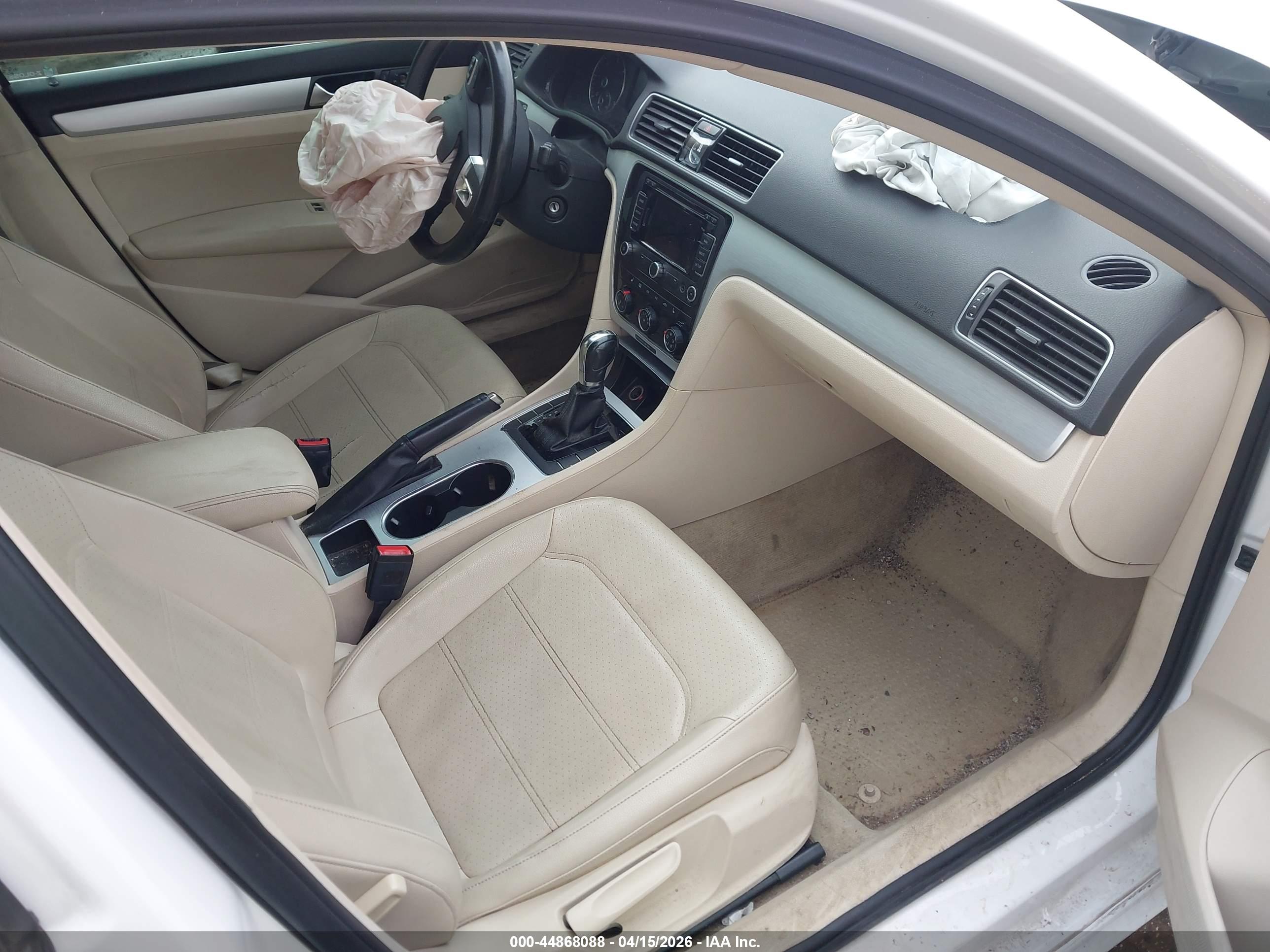 VOLKSWAGEN PASSAT image 5