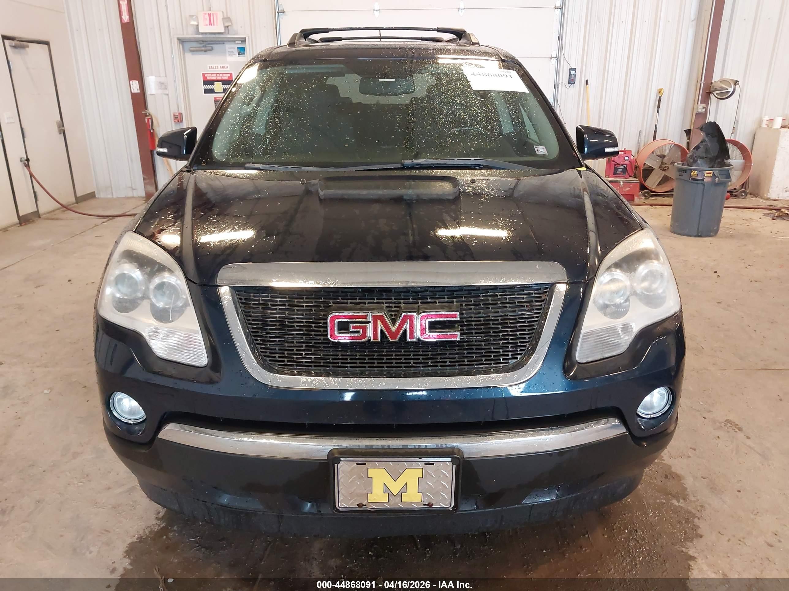 GMC ACADIA image 6